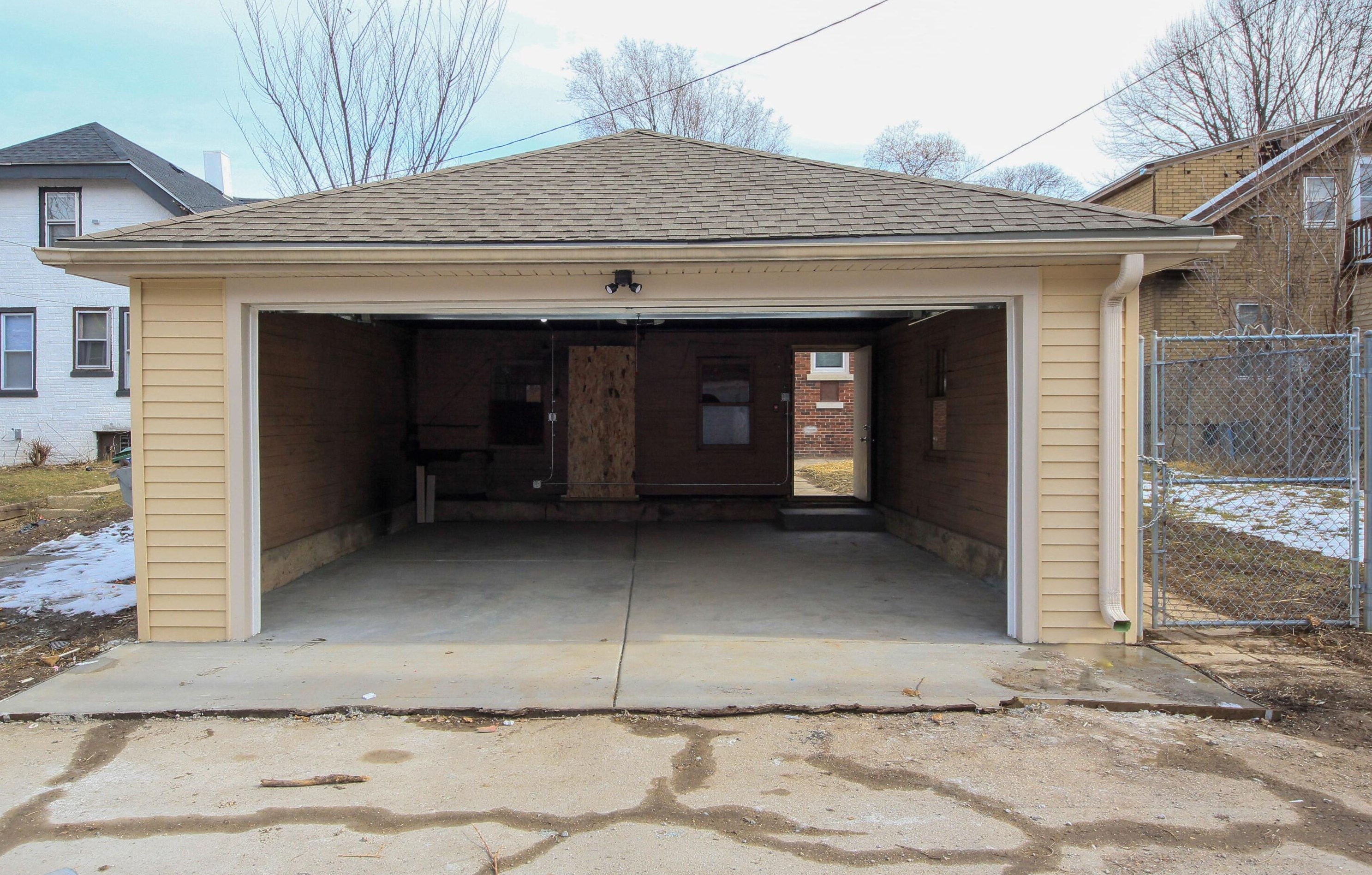 2667 46th St, Milwaukee WI  53210-2405 exterior