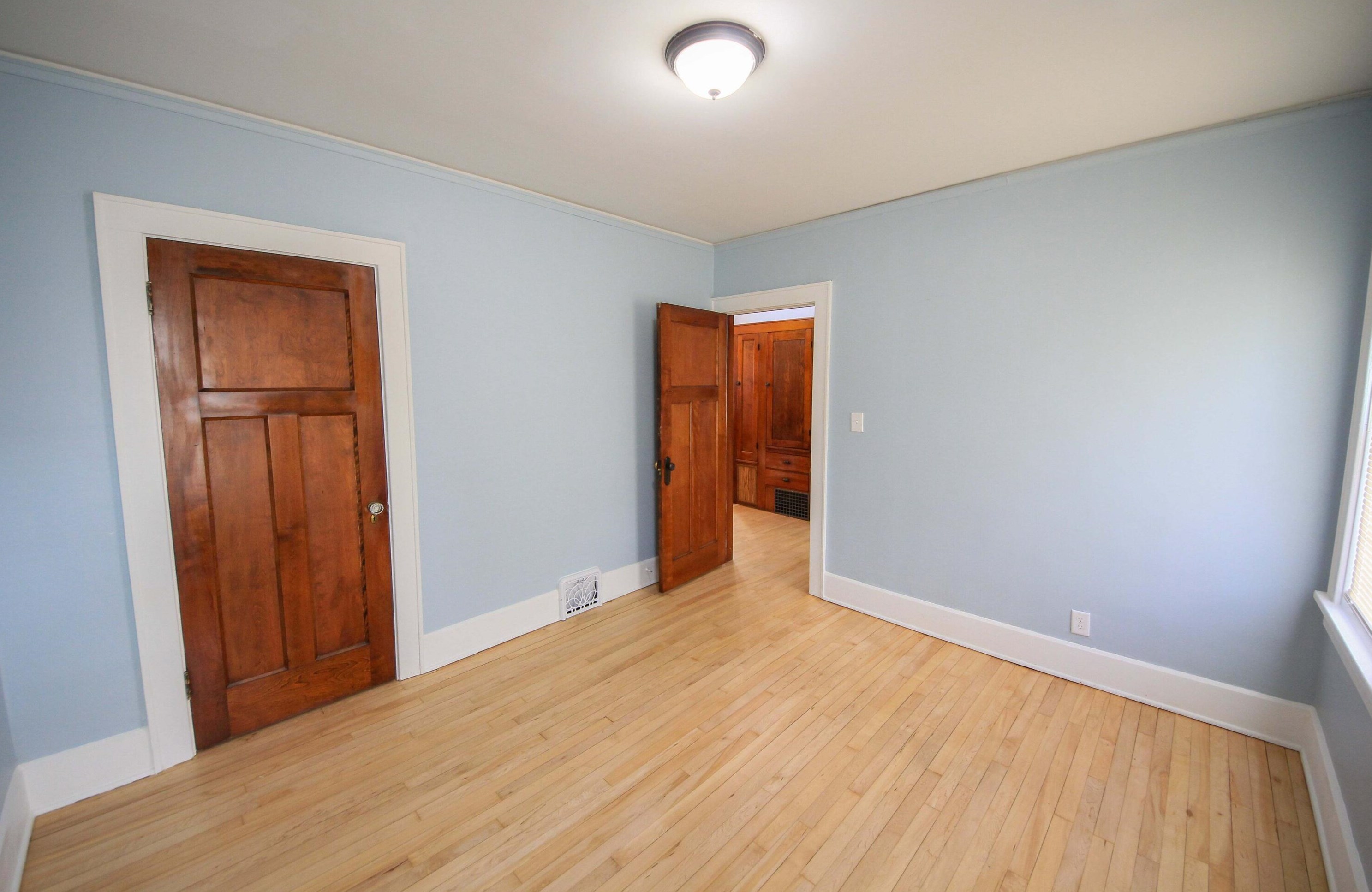 2667 46th St, Milwaukee WI  53210-2405 exterior