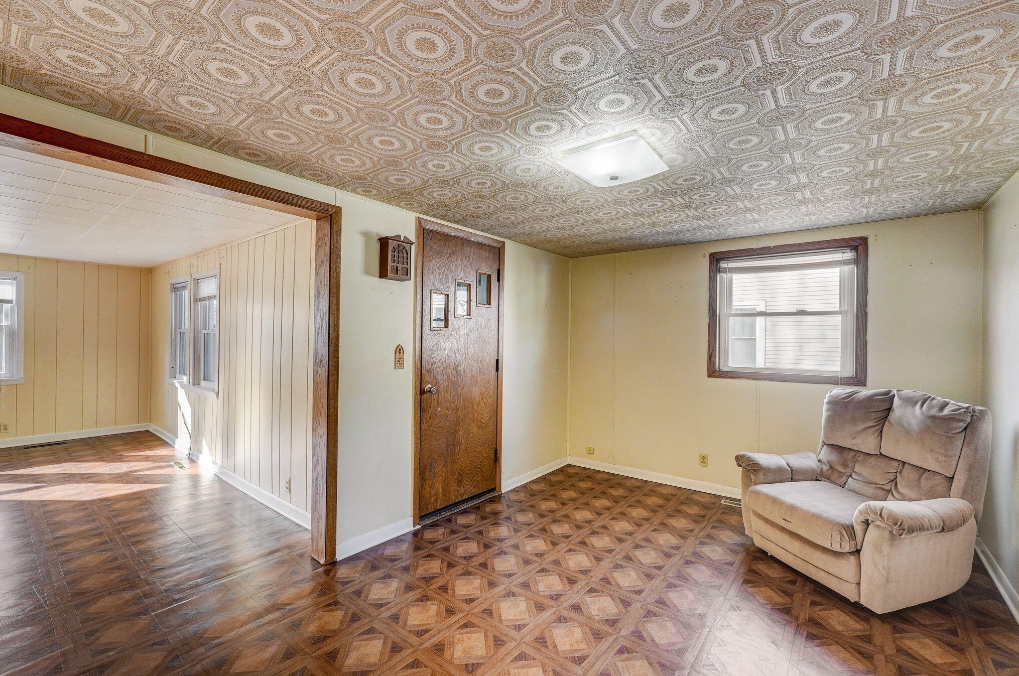 1437 Park Ave, Racine, WI 53403-2717