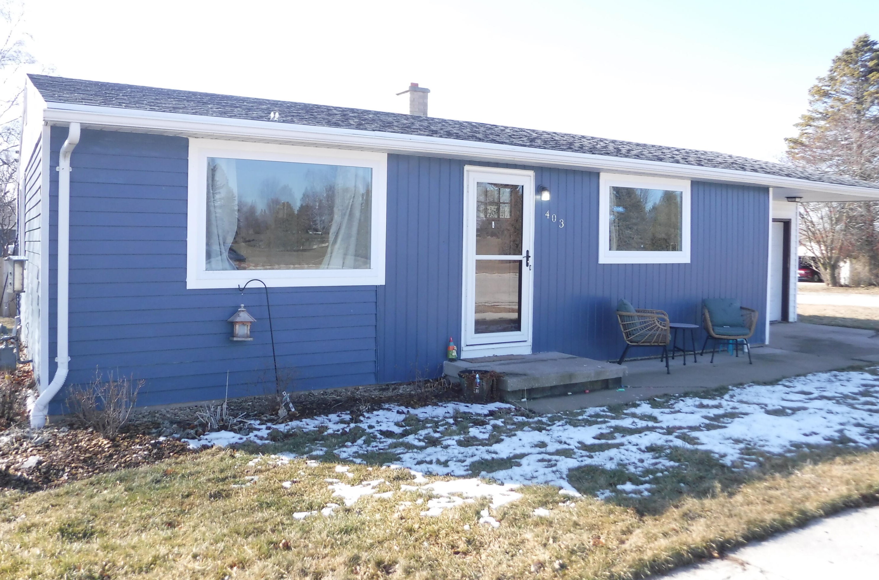 403 Magnolia Ave, Manitowoc WI  54220-2111 exterior