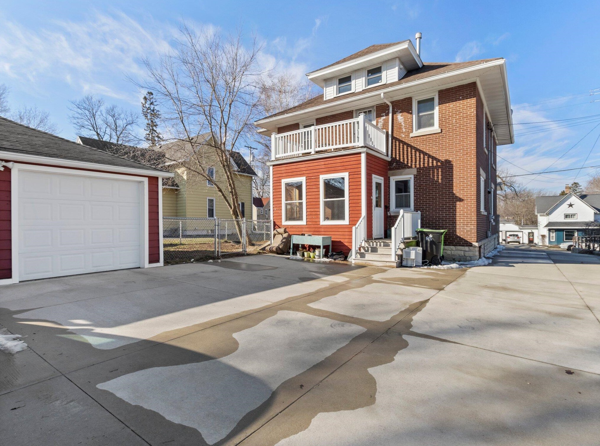 220 S John St, Mayville, WI 53050