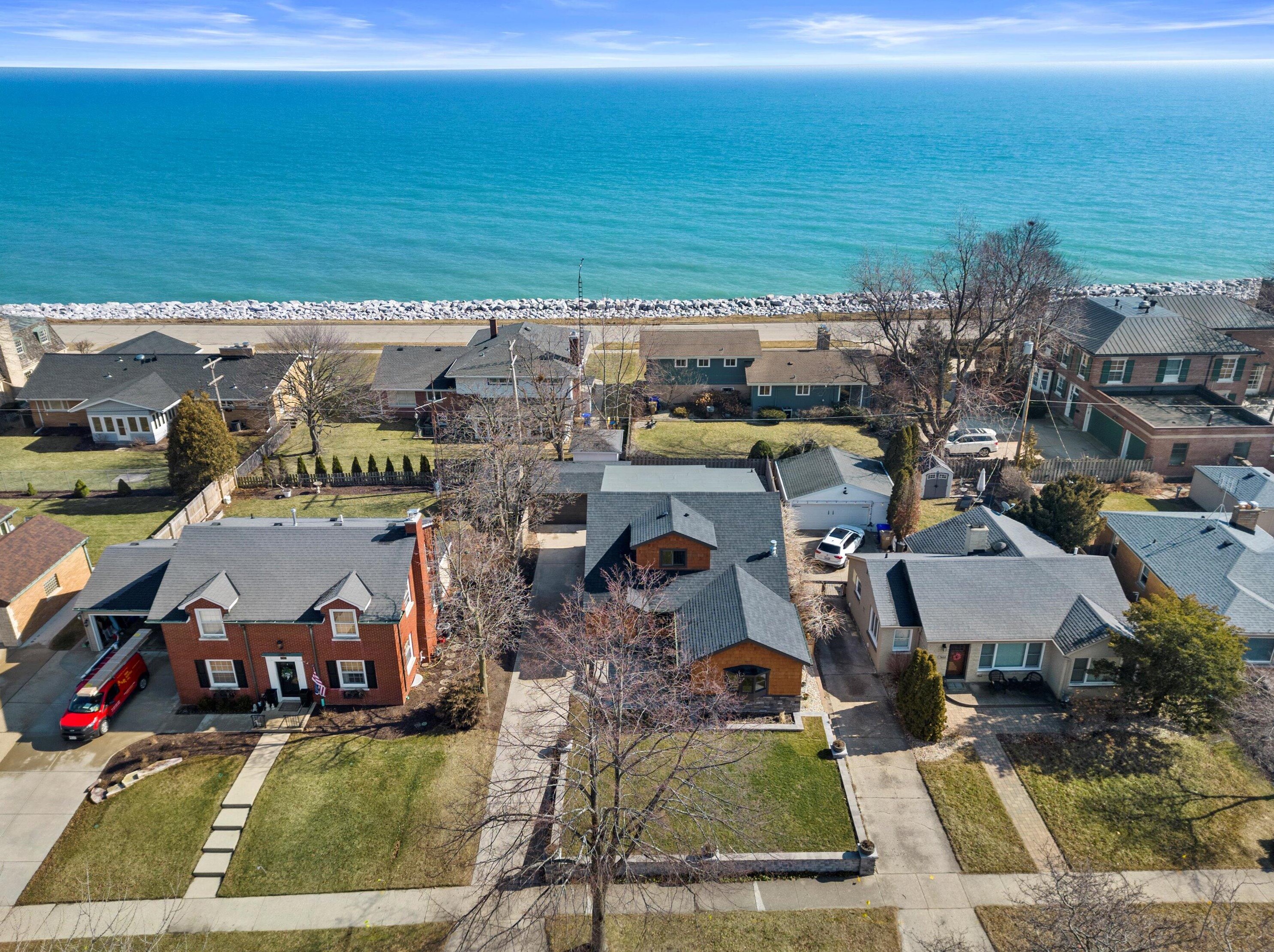 7325 2nd Ave, Kenosha, WI 53143