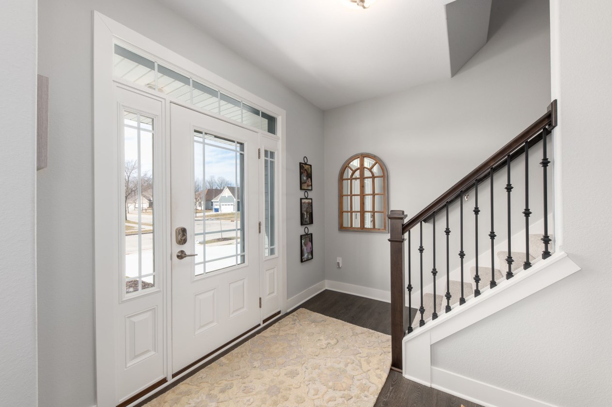 128 Bayberry Ln, Grafton, WI 53024