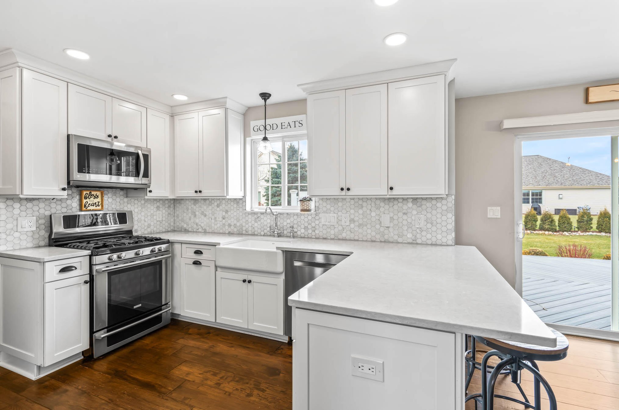 1319 Redwing Dr, Oconomowoc, WI 53066-2388