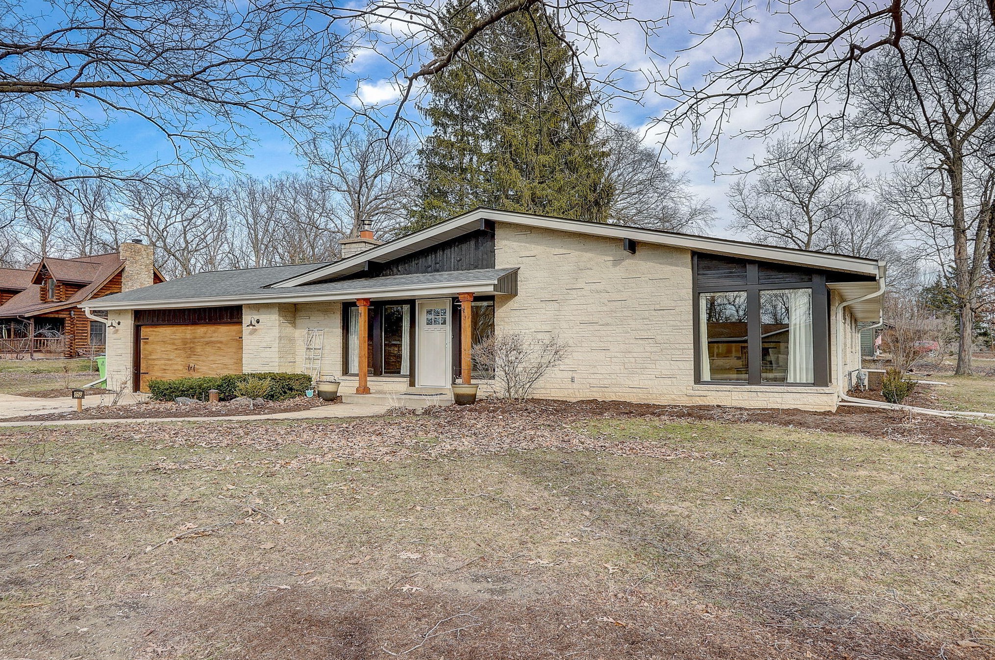 8609 Hazel Ln, Waterford, WI 53185