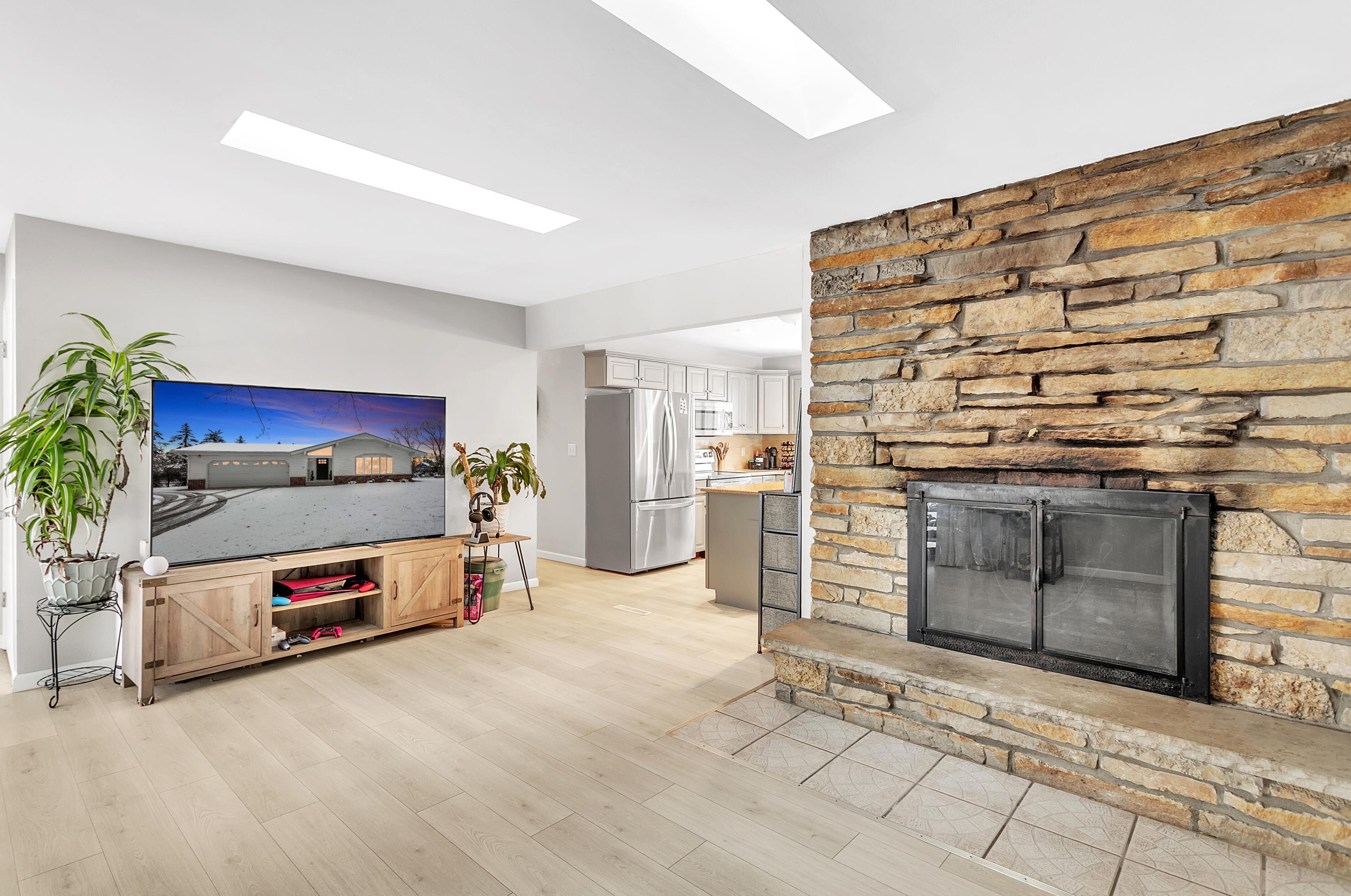 4780 Camfield Dr, Brookfield WI  53045-1331 exterior