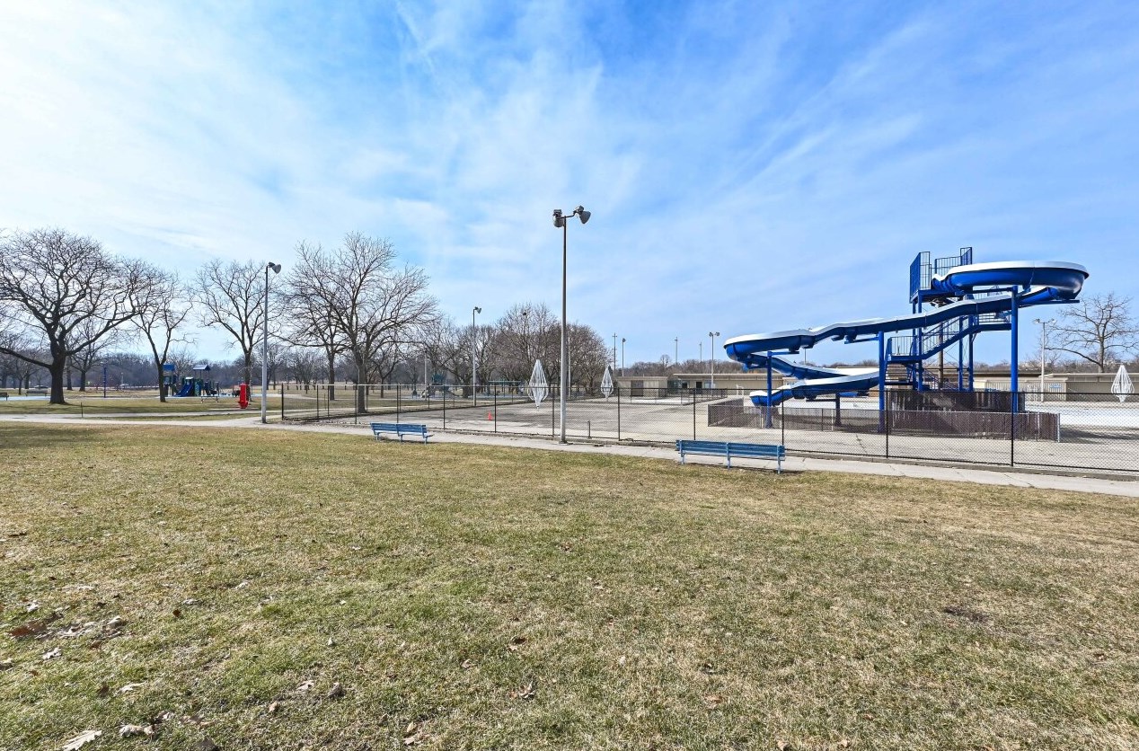 2443 73rd St, Milwaukee WI  53213-1211 exterior