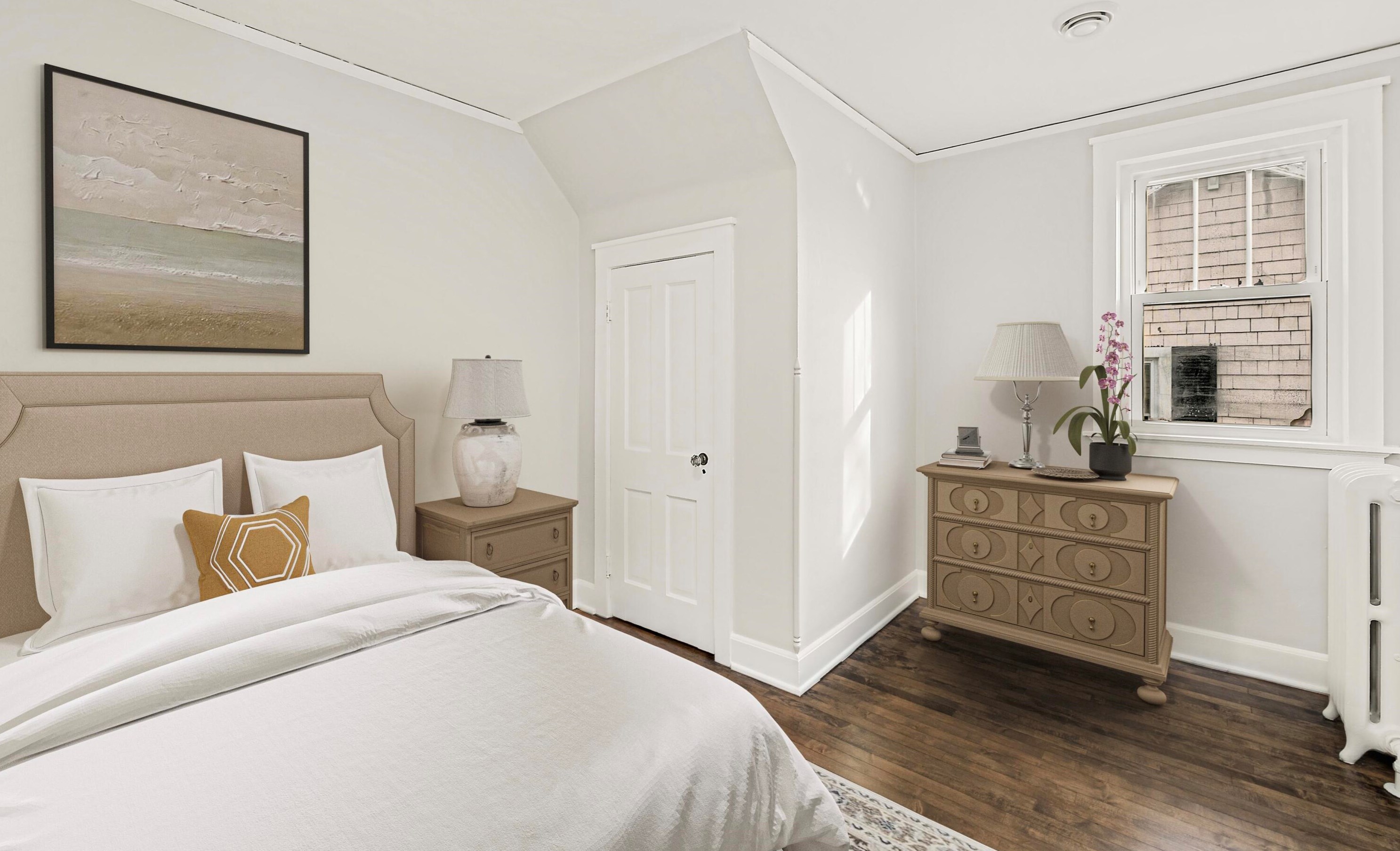 3555 Murray Ave, Milwaukee WI  53211-2525 exterior