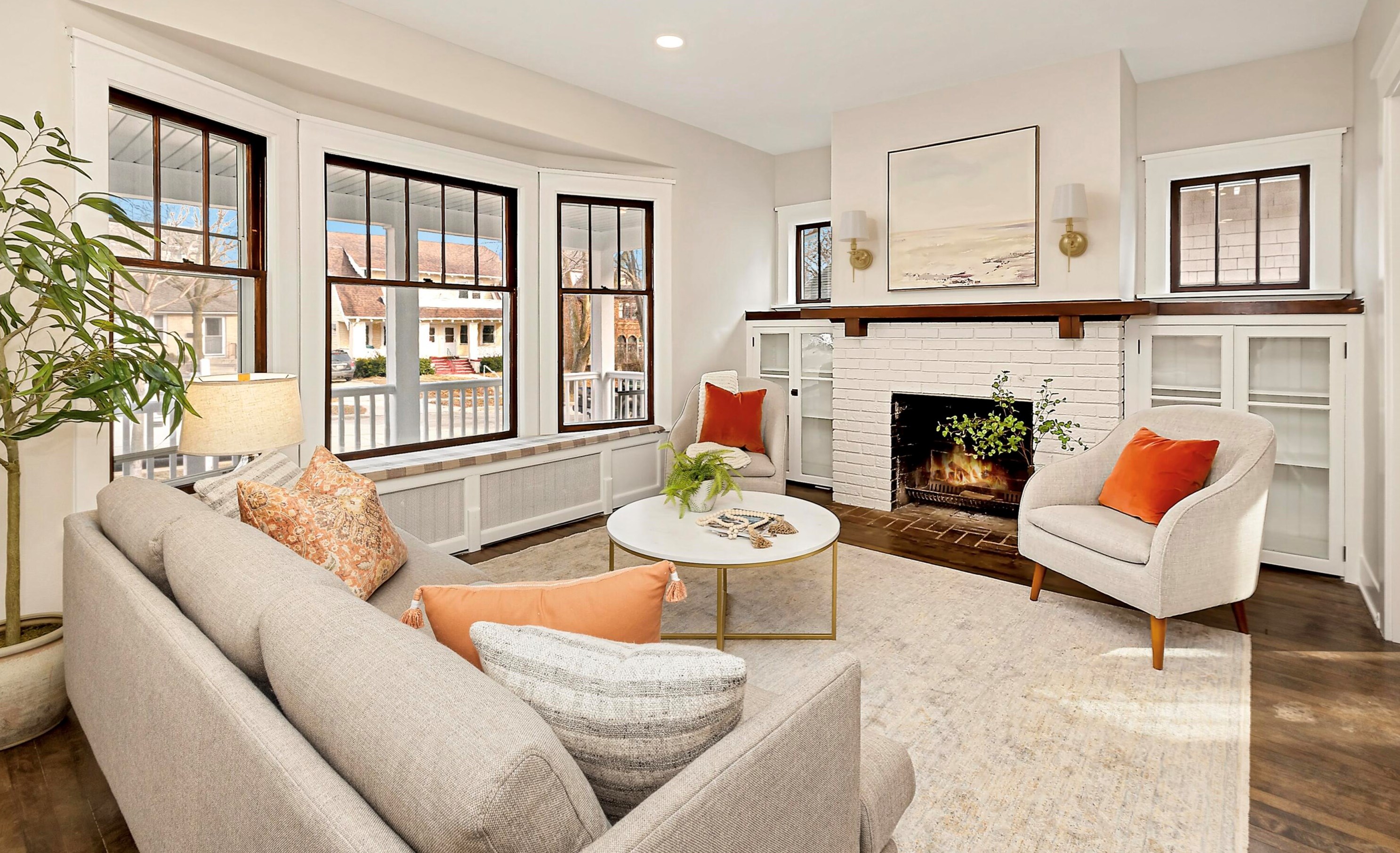 3555 Murray Ave, Milwaukee WI  53211-2525 exterior