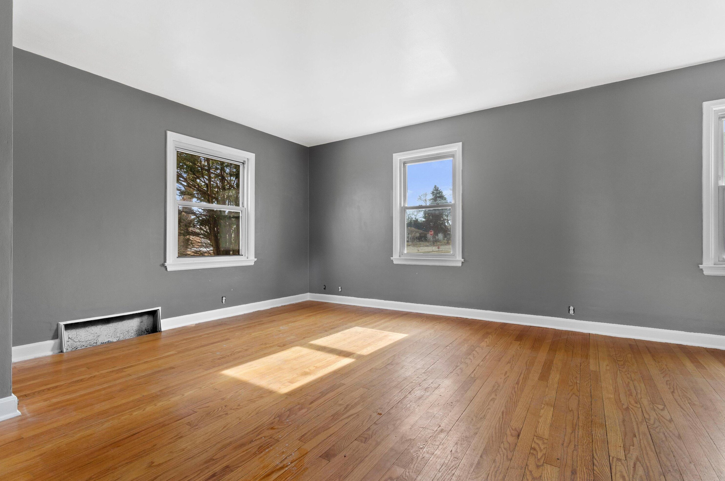 4921 74th St, Milwaukee WI  53218-3822 exterior