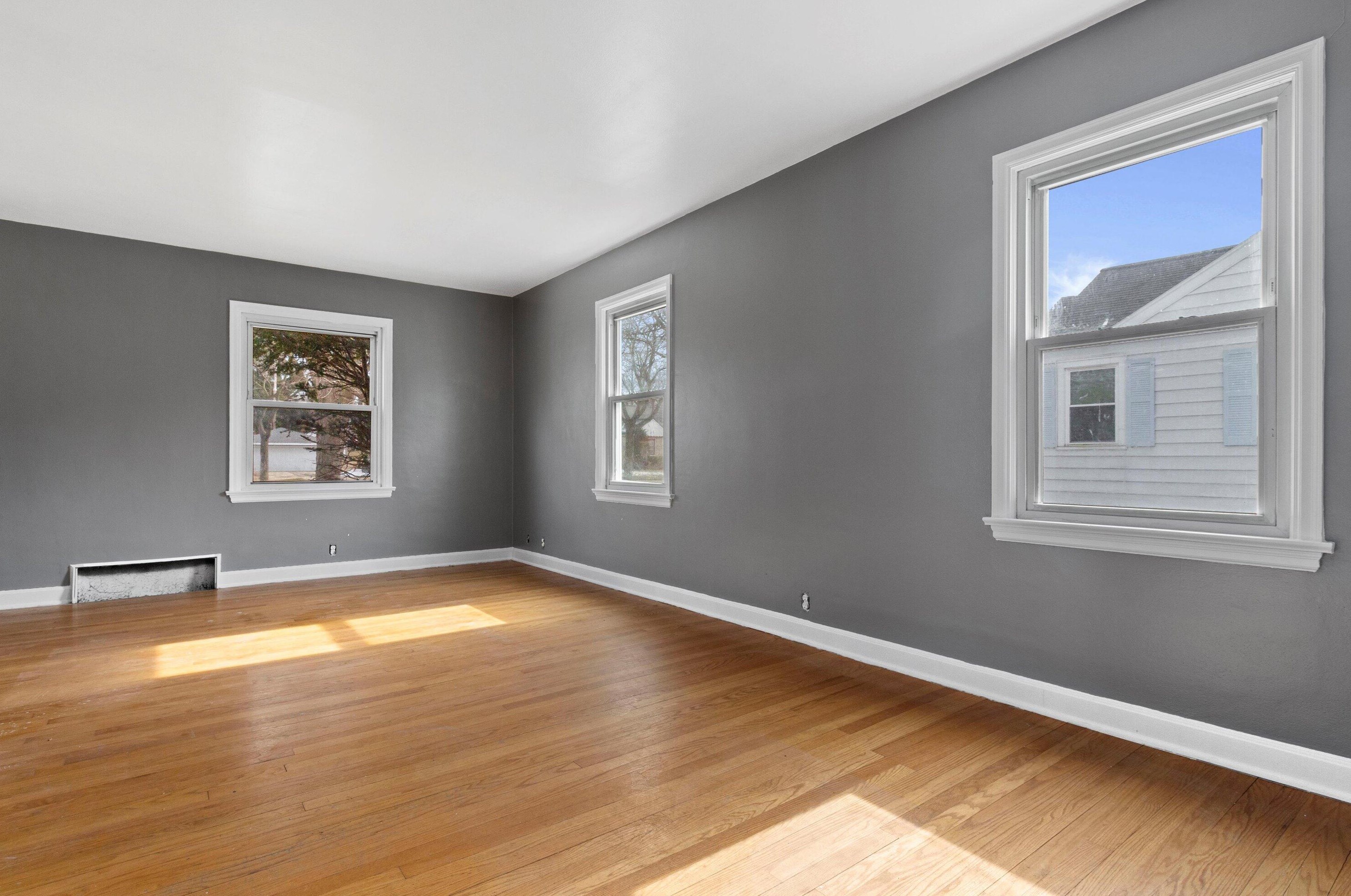 4921 74th St, Milwaukee WI  53218-3822 exterior