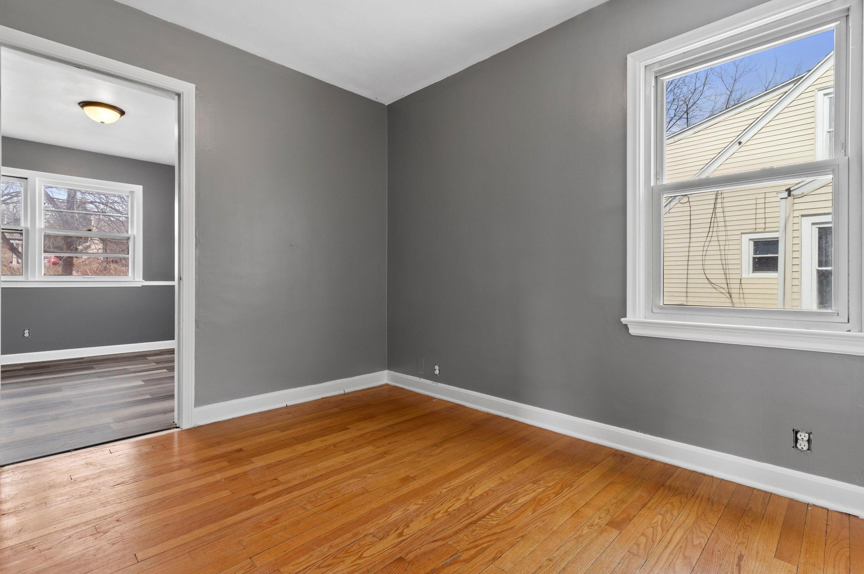 4921 74th St, Milwaukee WI  53218-3822 exterior