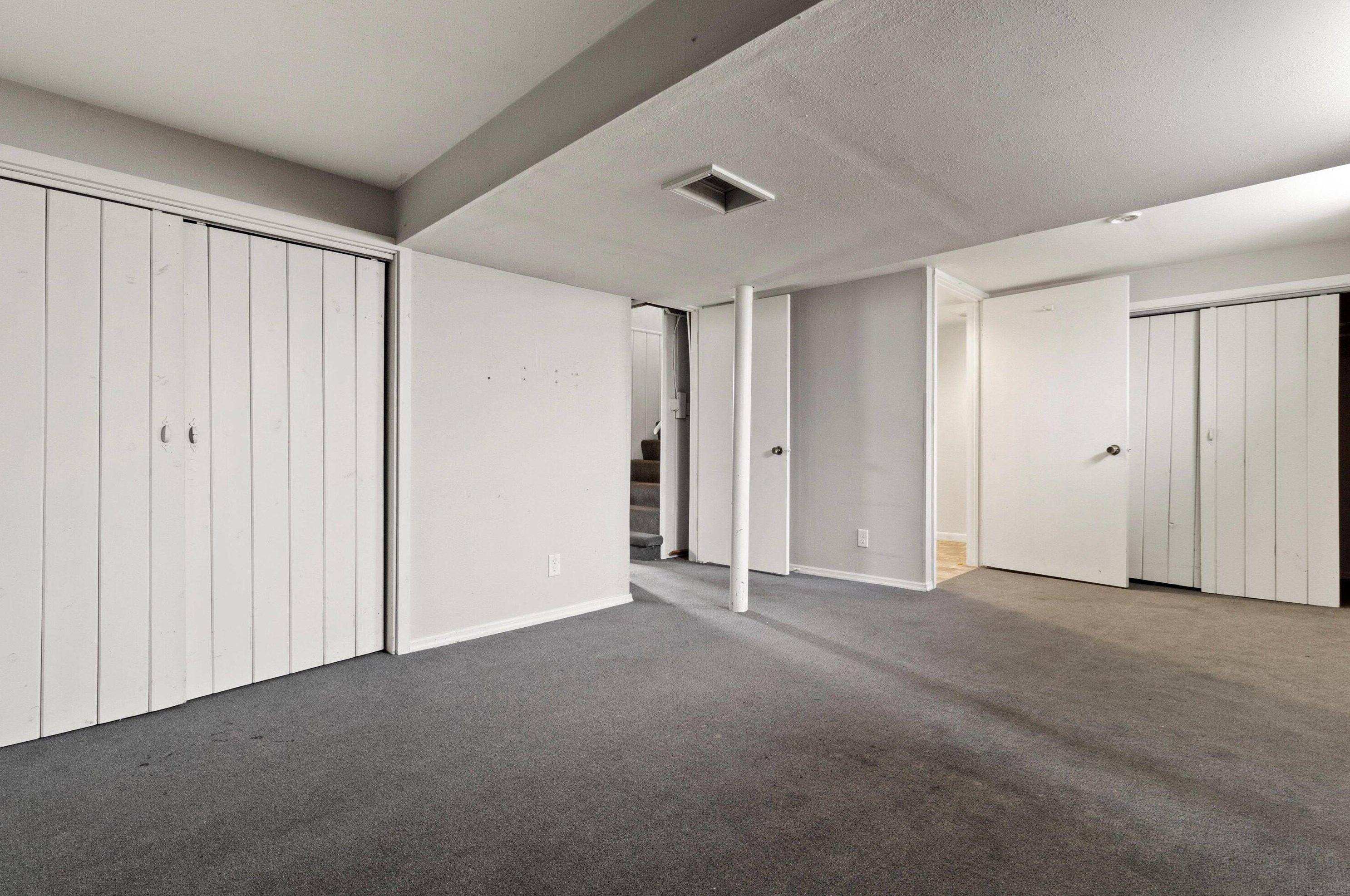 4921 74th St, Milwaukee WI  53218-3822 exterior