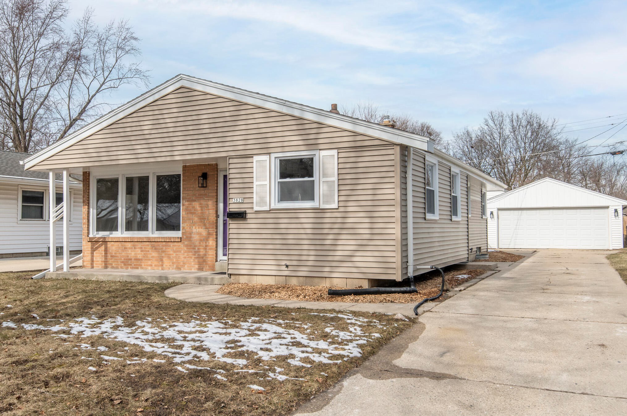 3828 Kiley Ave, Milwaukee, WI 53209-2312