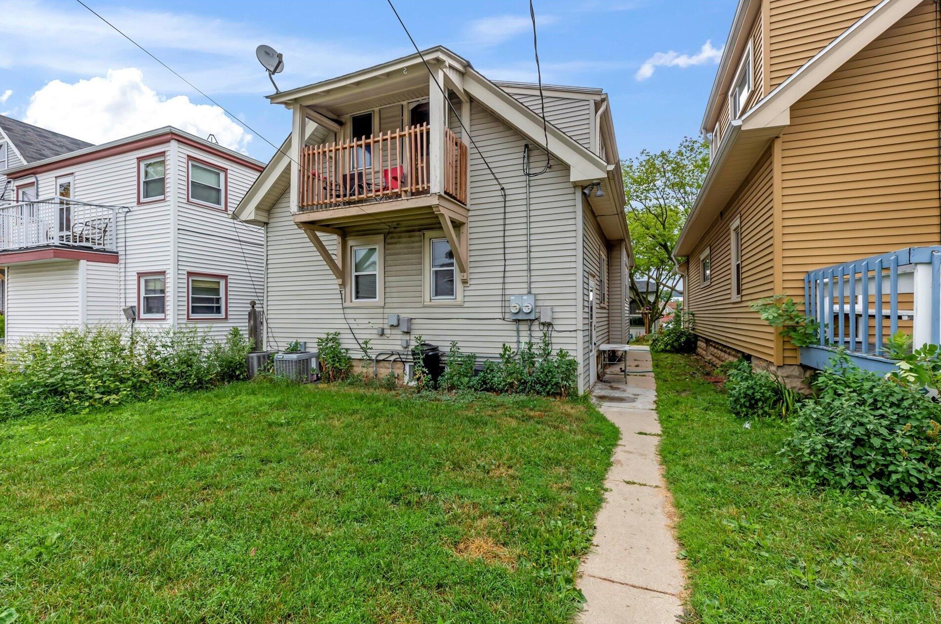 861 75th St, Milwaukee WI  53214-3014 exterior