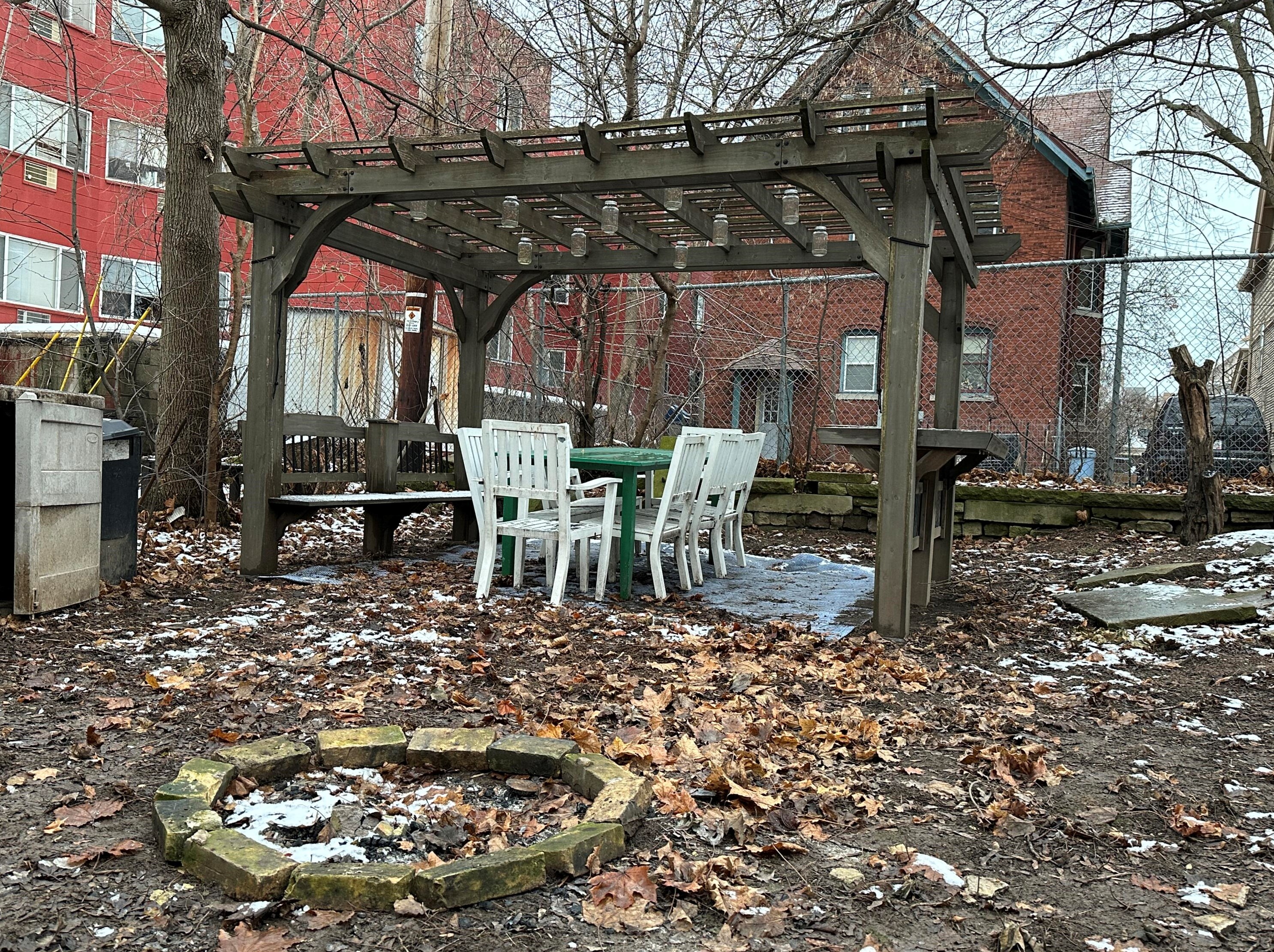 2530 Oakland Ave, Milwaukee WI  53211-3930 exterior