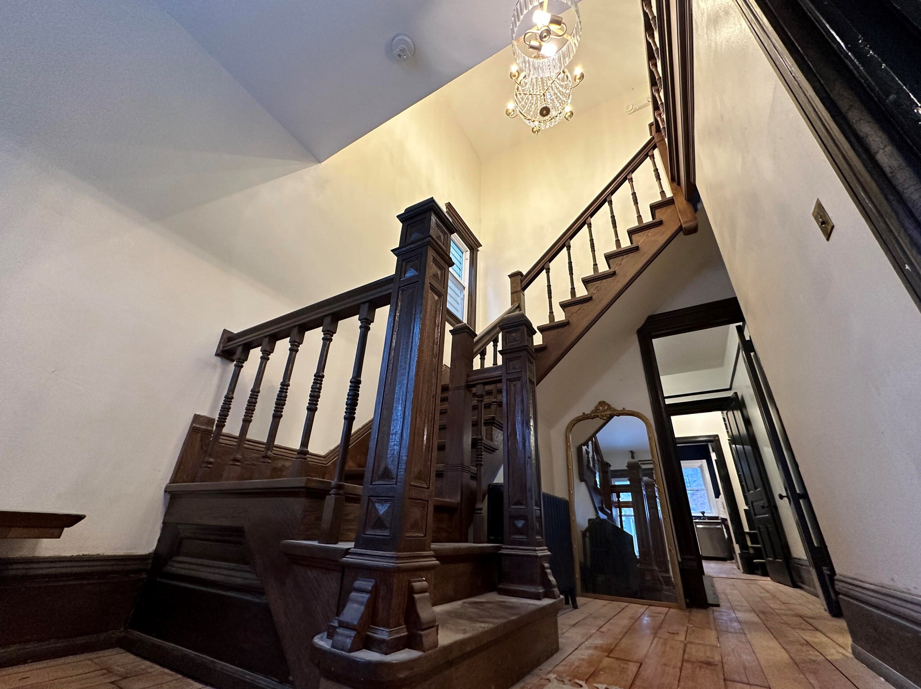 2530 Oakland Ave, Milwaukee WI  53211-3930 exterior