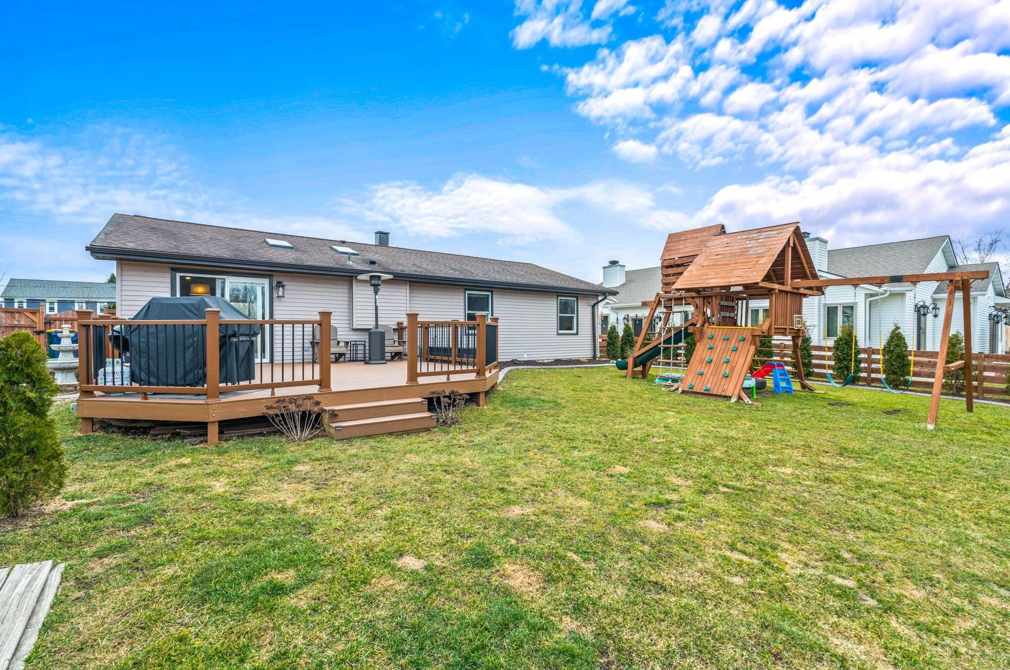 3750 E Elm Rd, Oak Creek, WI 53154