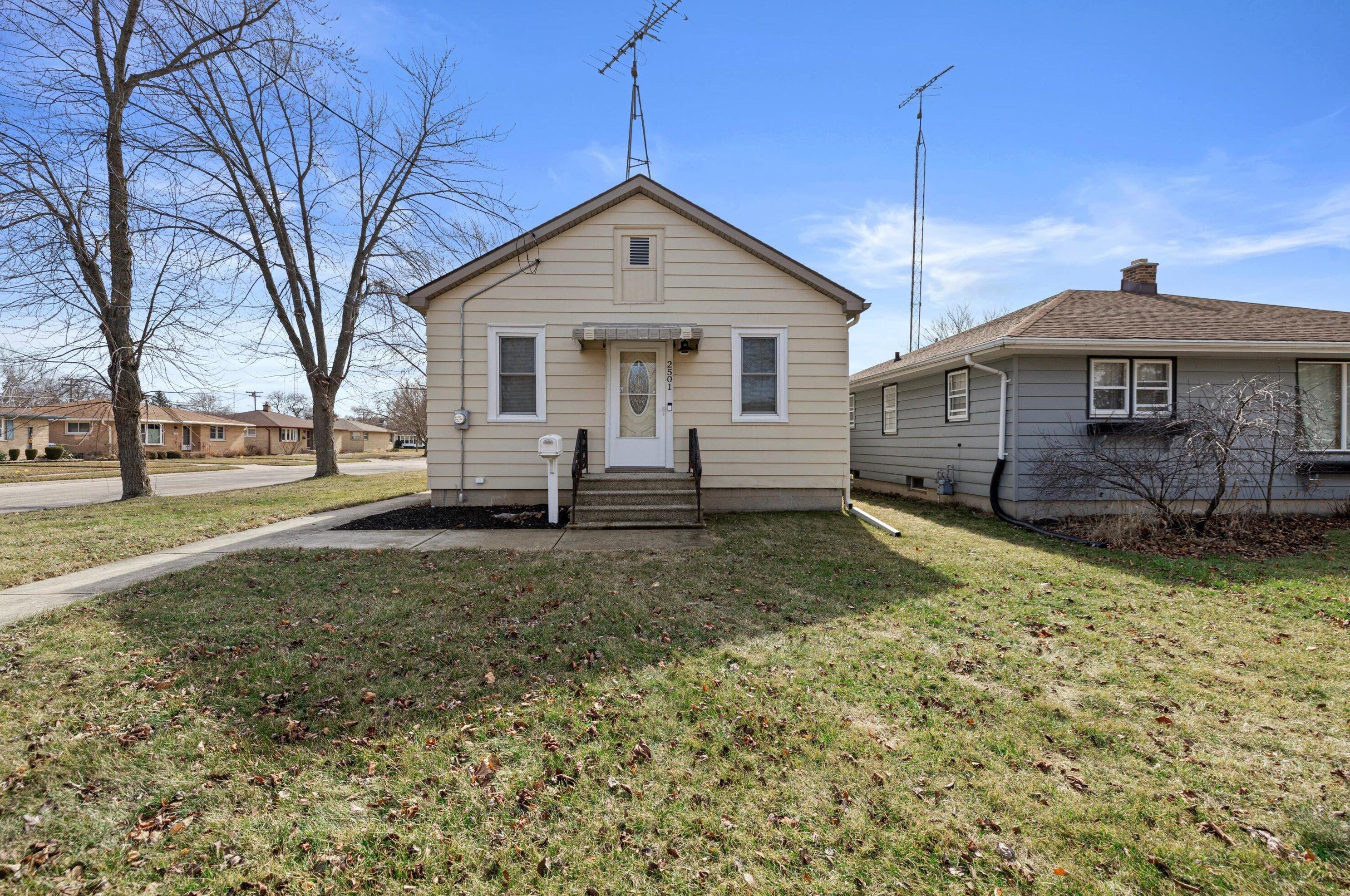 2501 31st St, Kenosha WI  53140-2176 exterior