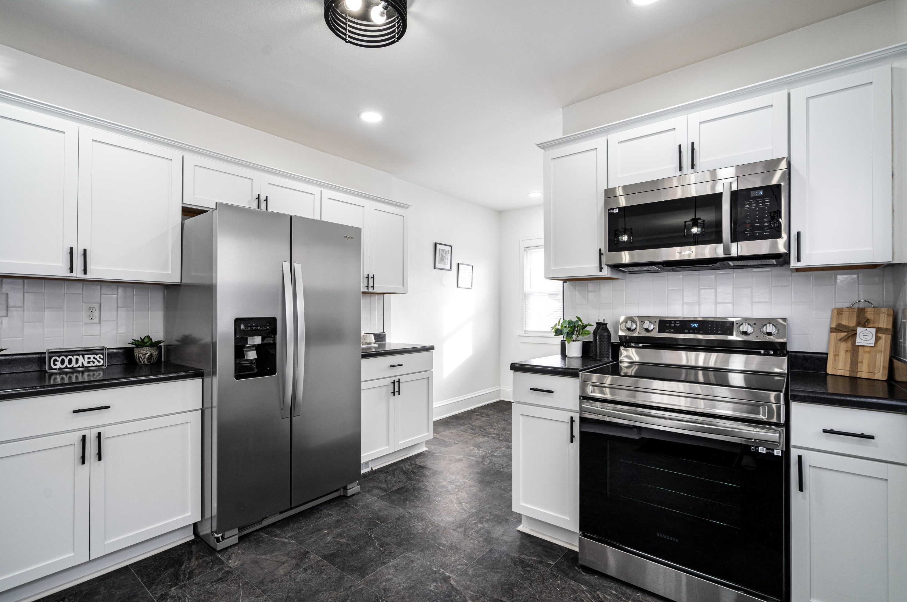 4550 37th St, Milwaukee, WI 53209-5910