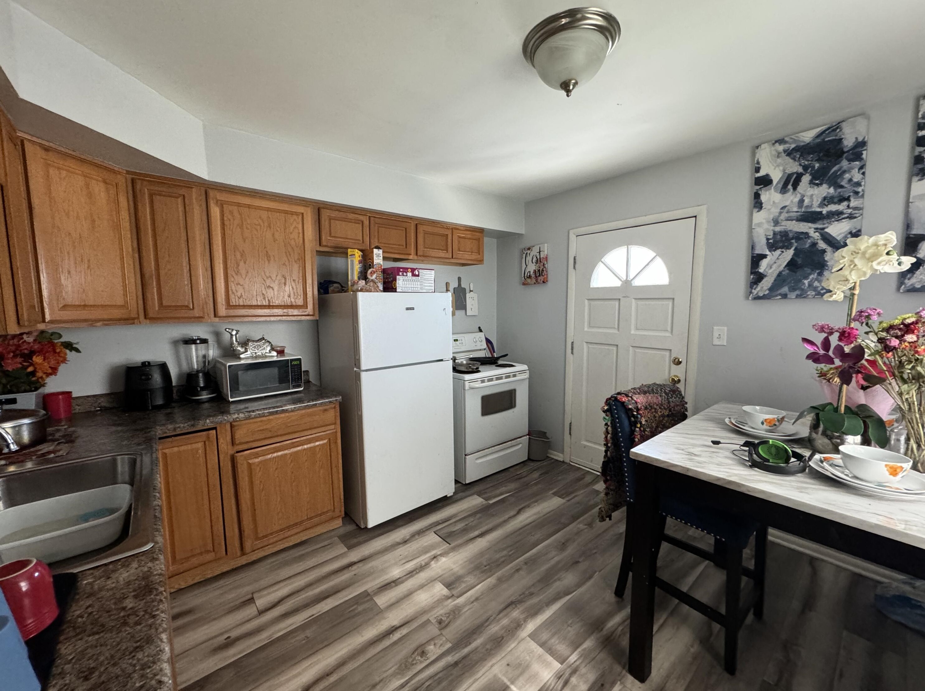 10826 Grant St, Milwaukee, WI 53227-1141