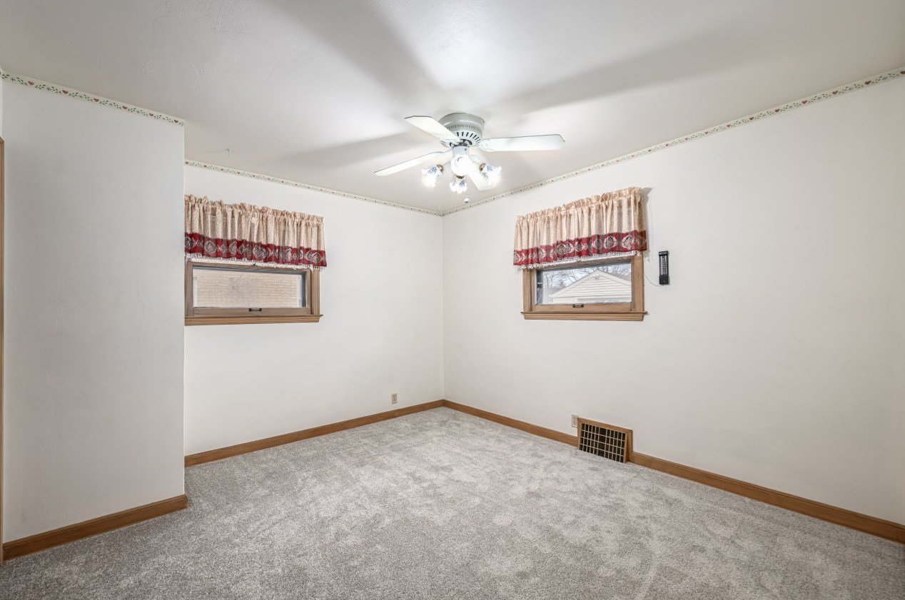 524 106, Milwaukee WI 53225-3205 exterior