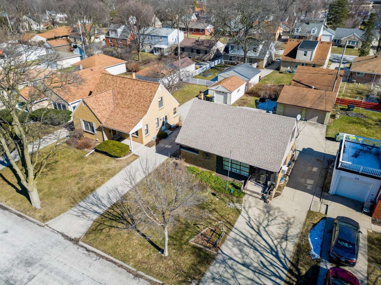 524 106, Milwaukee WI 53225-3205 exterior