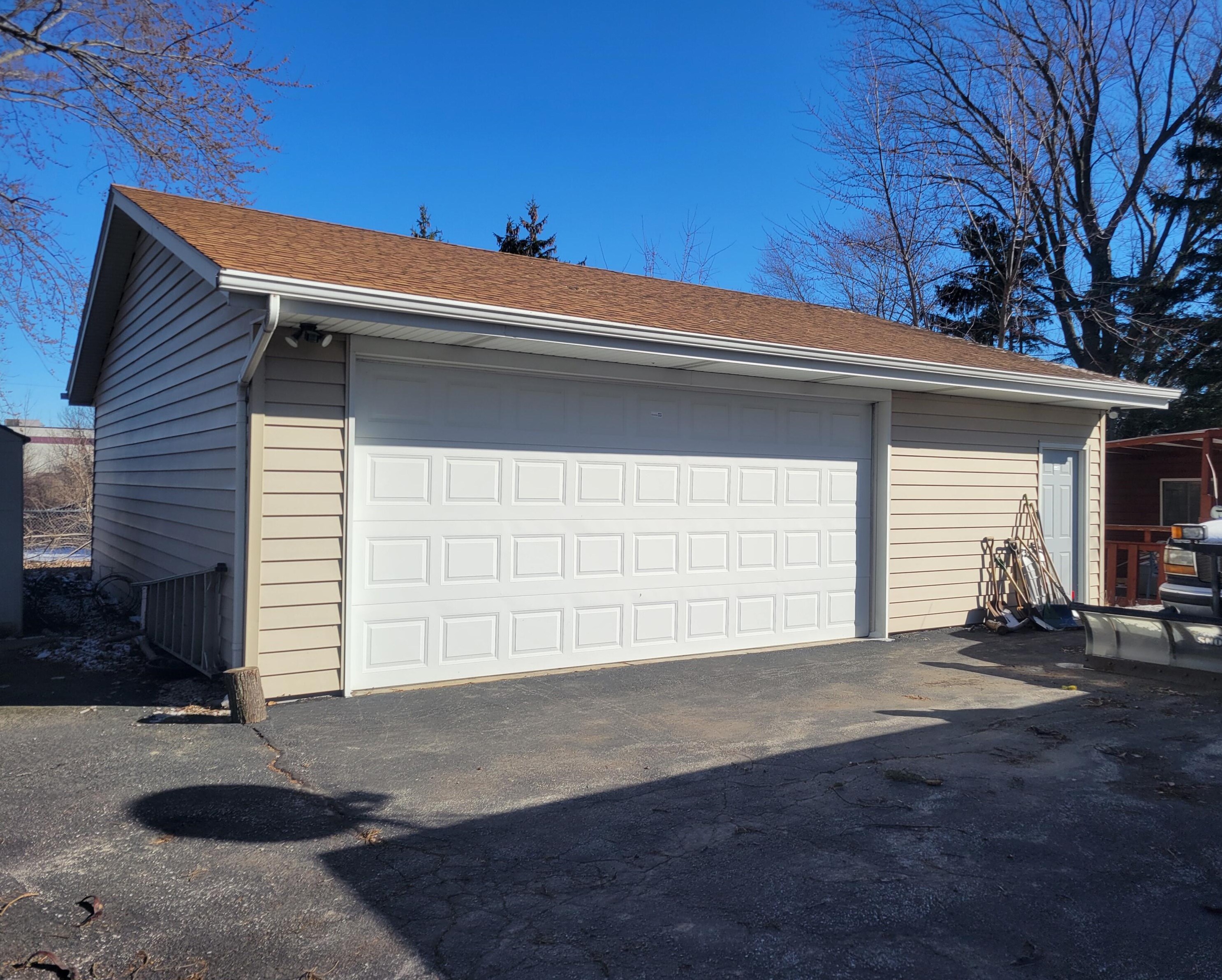 7644 13th St, Oak Creek, WI 53154-1825