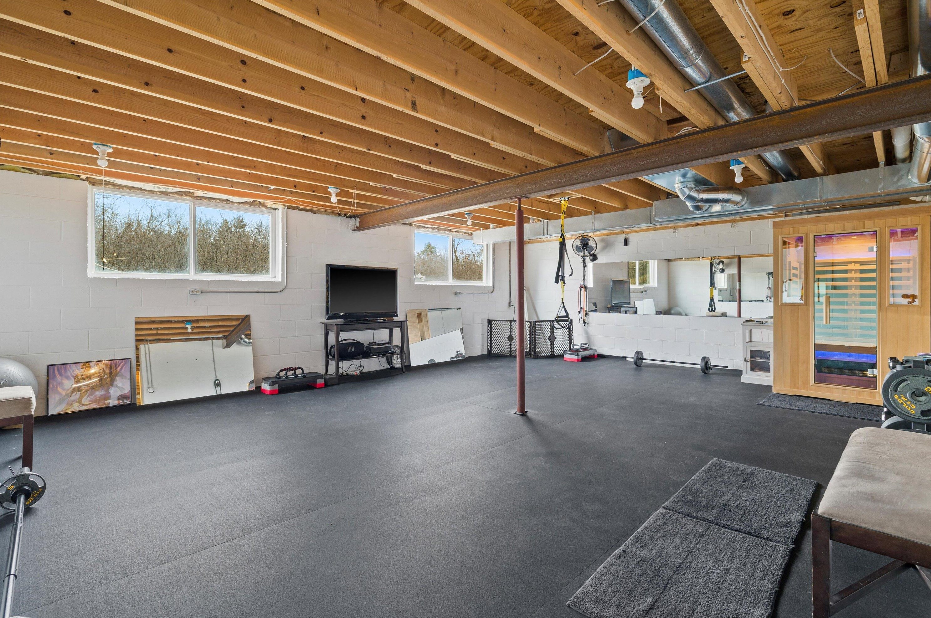 498 Lapham Peak Rd, Delafield WI  53018-2222 exterior