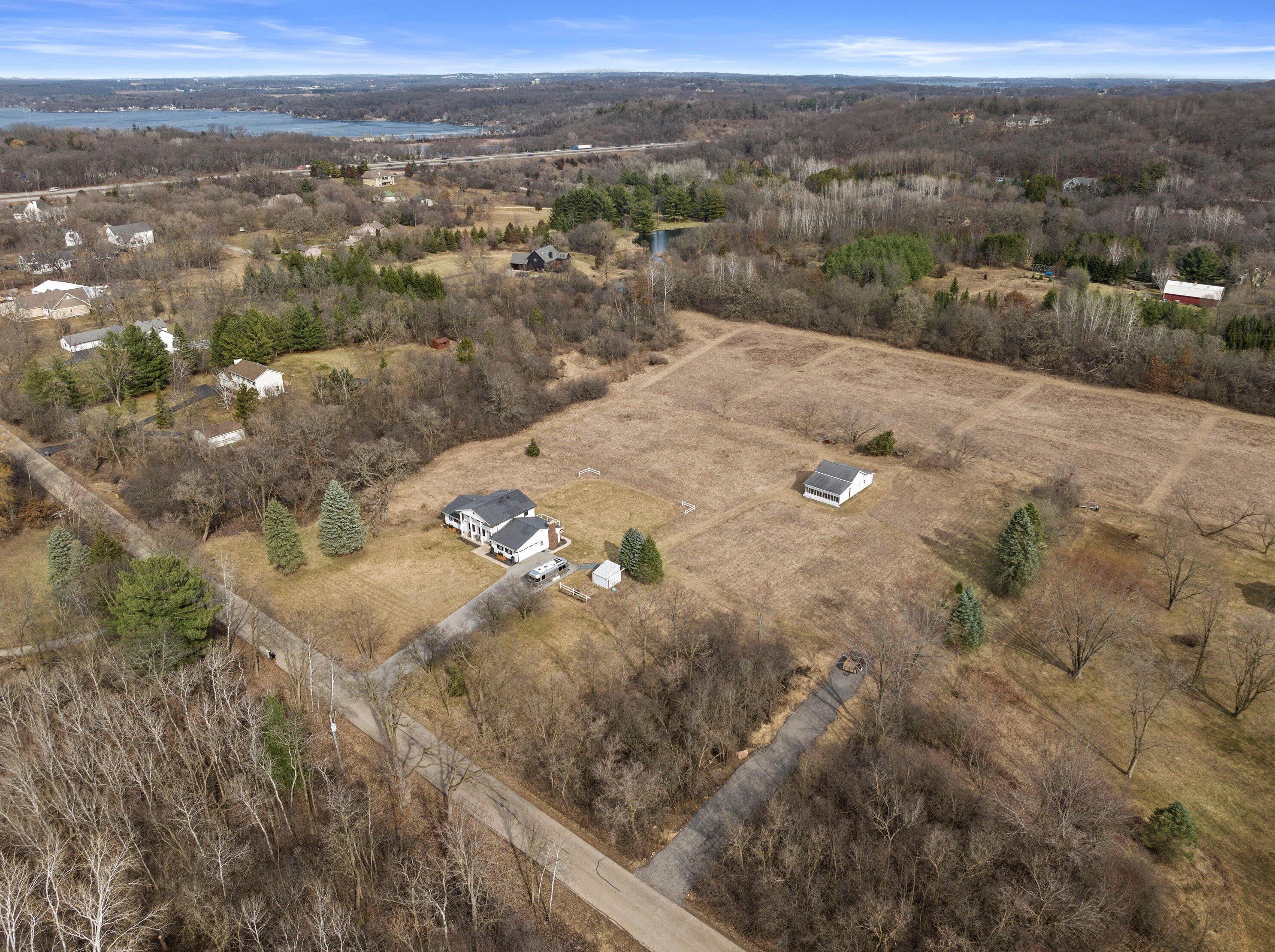 498 Lapham Peak Rd, Delafield WI  53018-2222 exterior