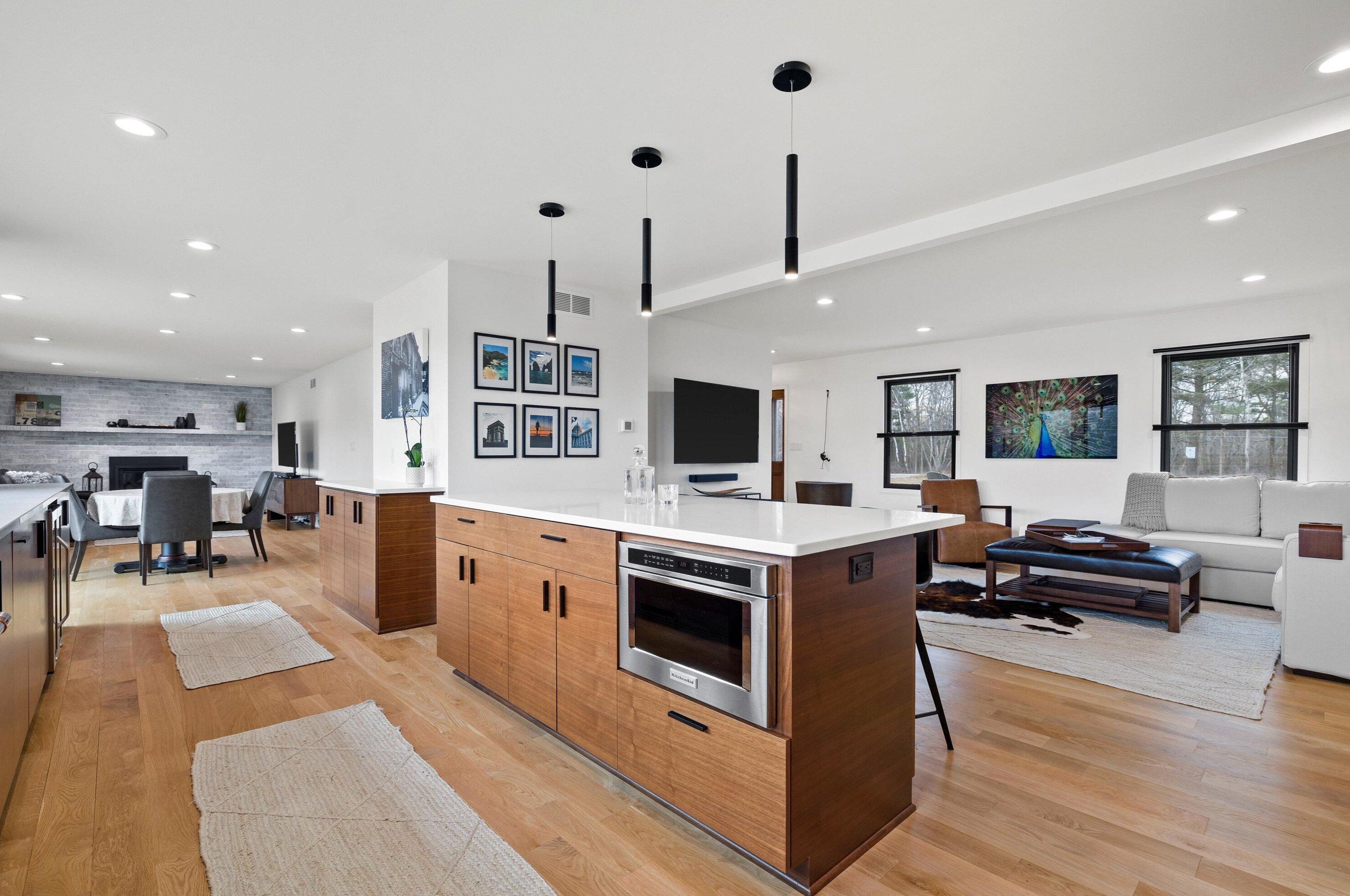 498 Lapham Peak Rd, Delafield WI  53018-2222 exterior