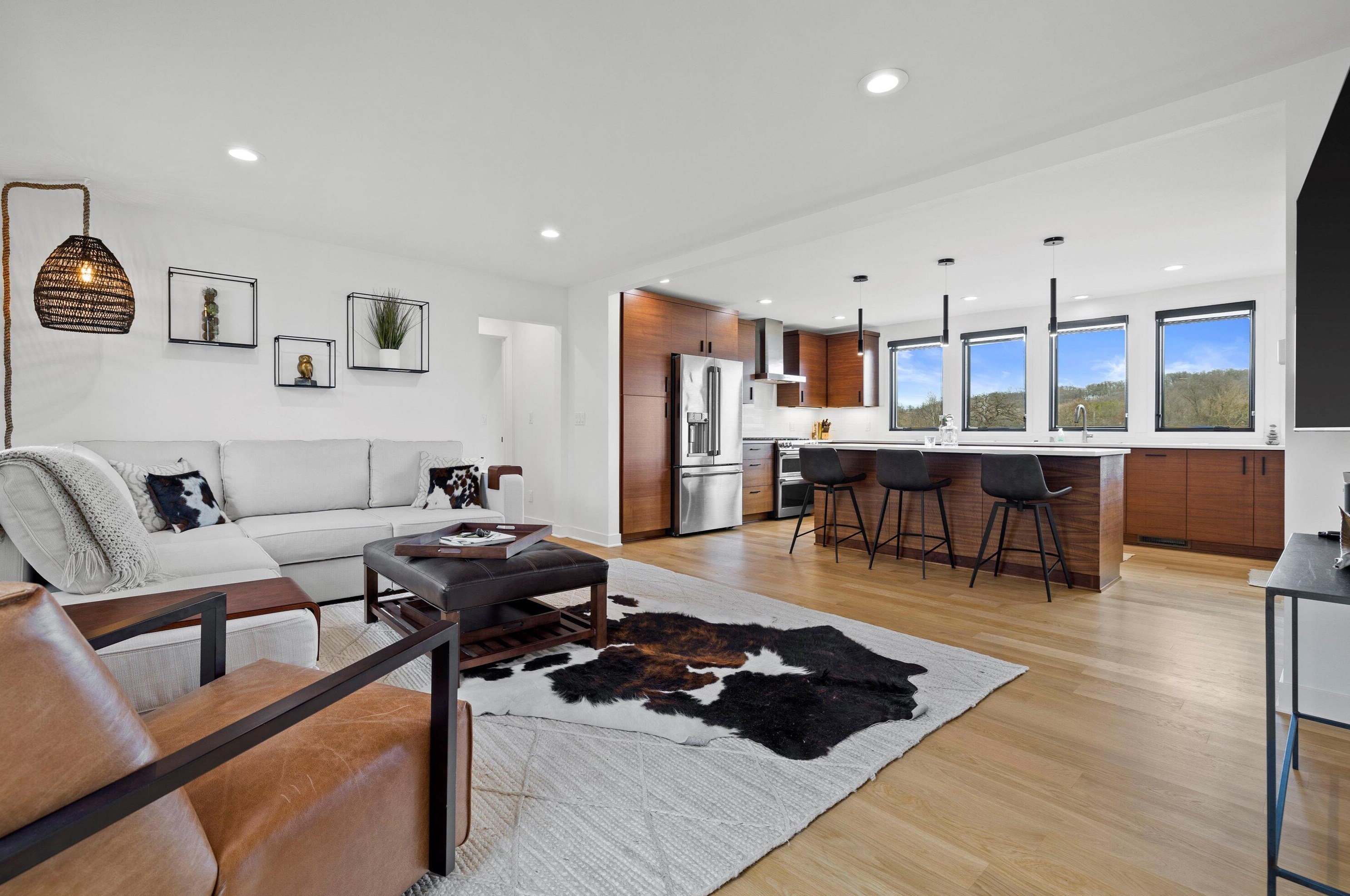 498 Lapham Peak Rd, Delafield WI  53018-2222 exterior