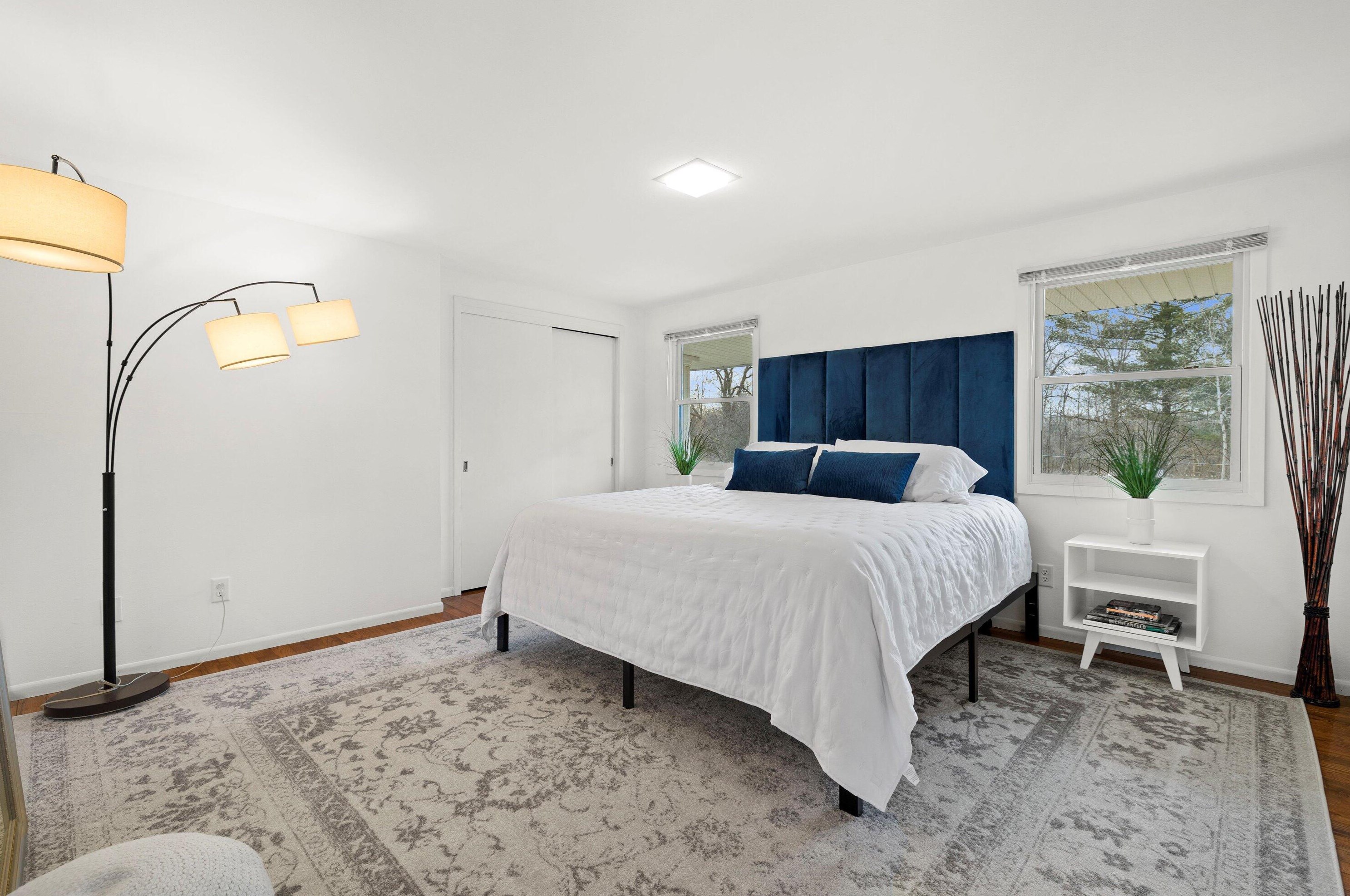 498 Lapham Peak Rd, Delafield WI  53018-2222 exterior