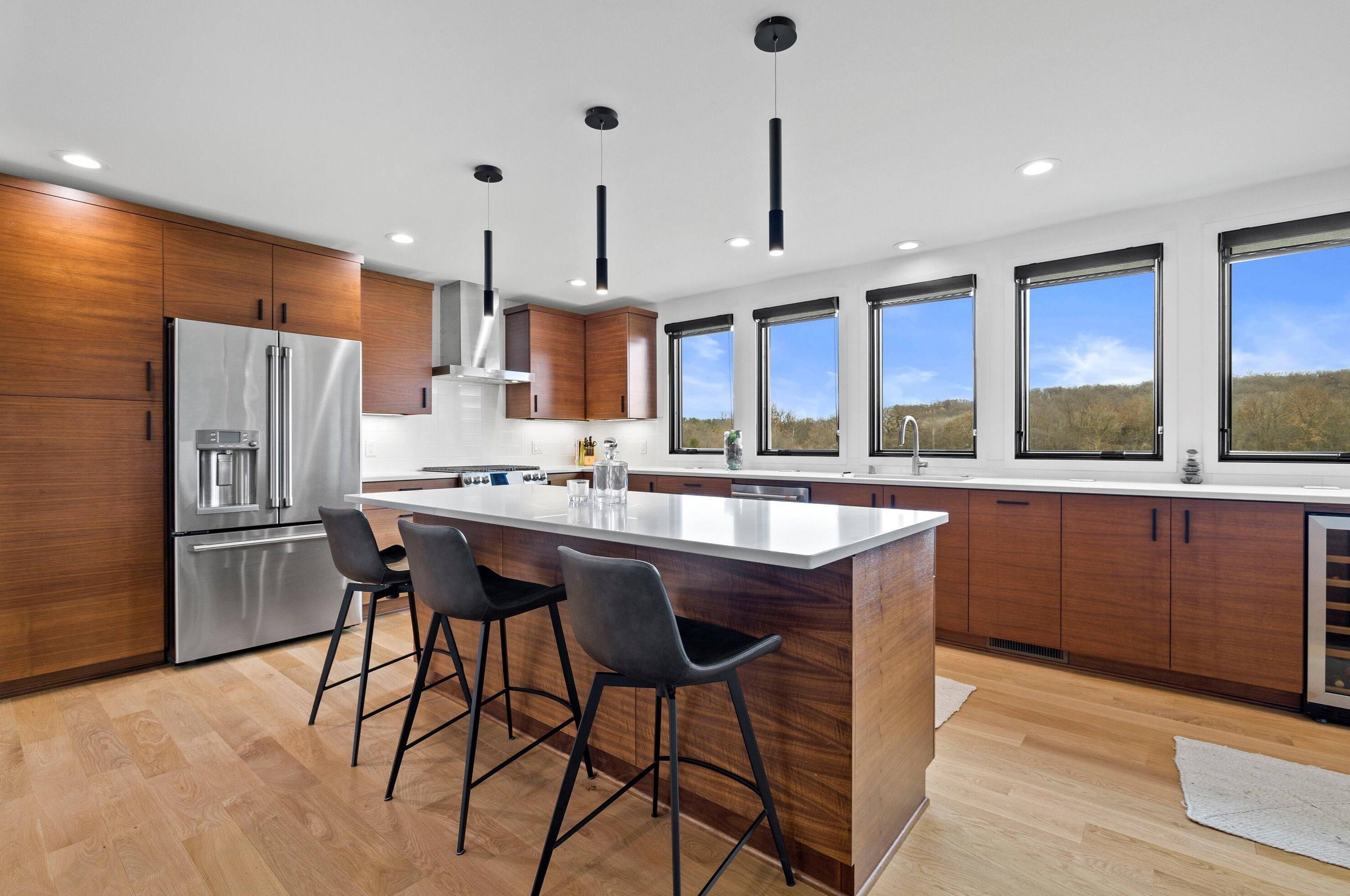 498 Lapham Peak Rd, Delafield WI  53018-2222 exterior