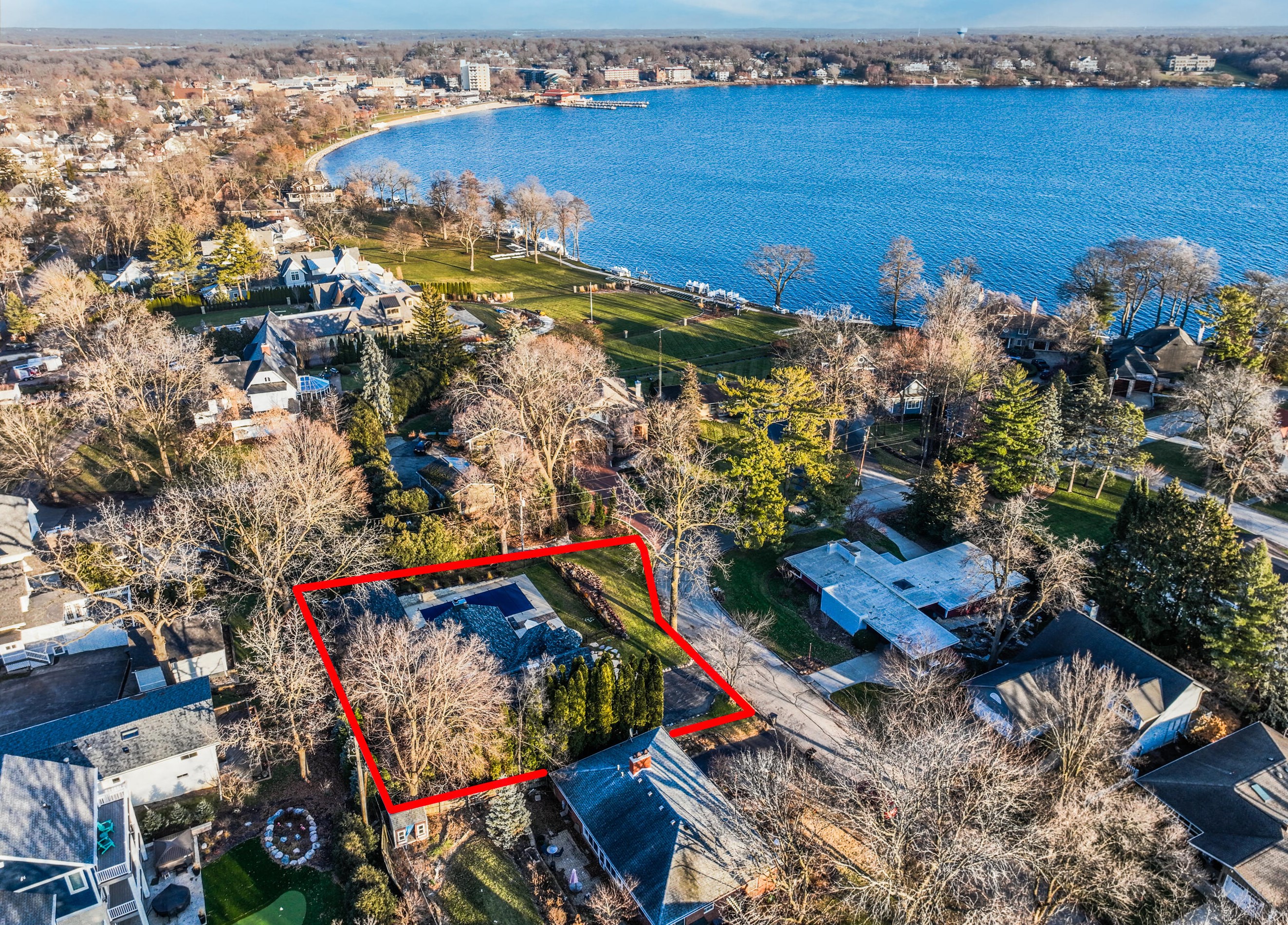 1551 Orchard Ln, Lake Geneva, WI 53147