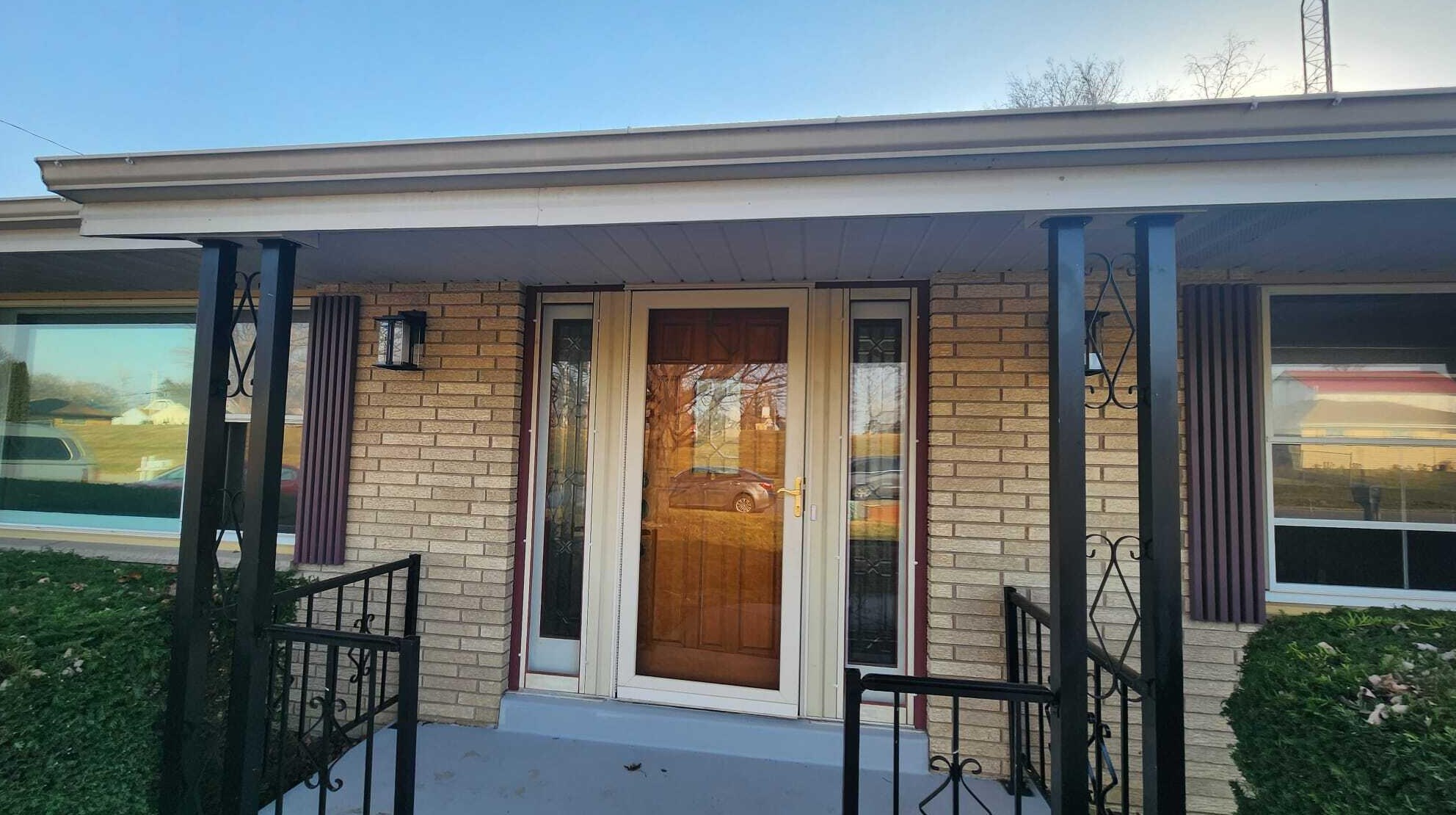 9310 S 8th Ave, Oak Creek, WI 53154