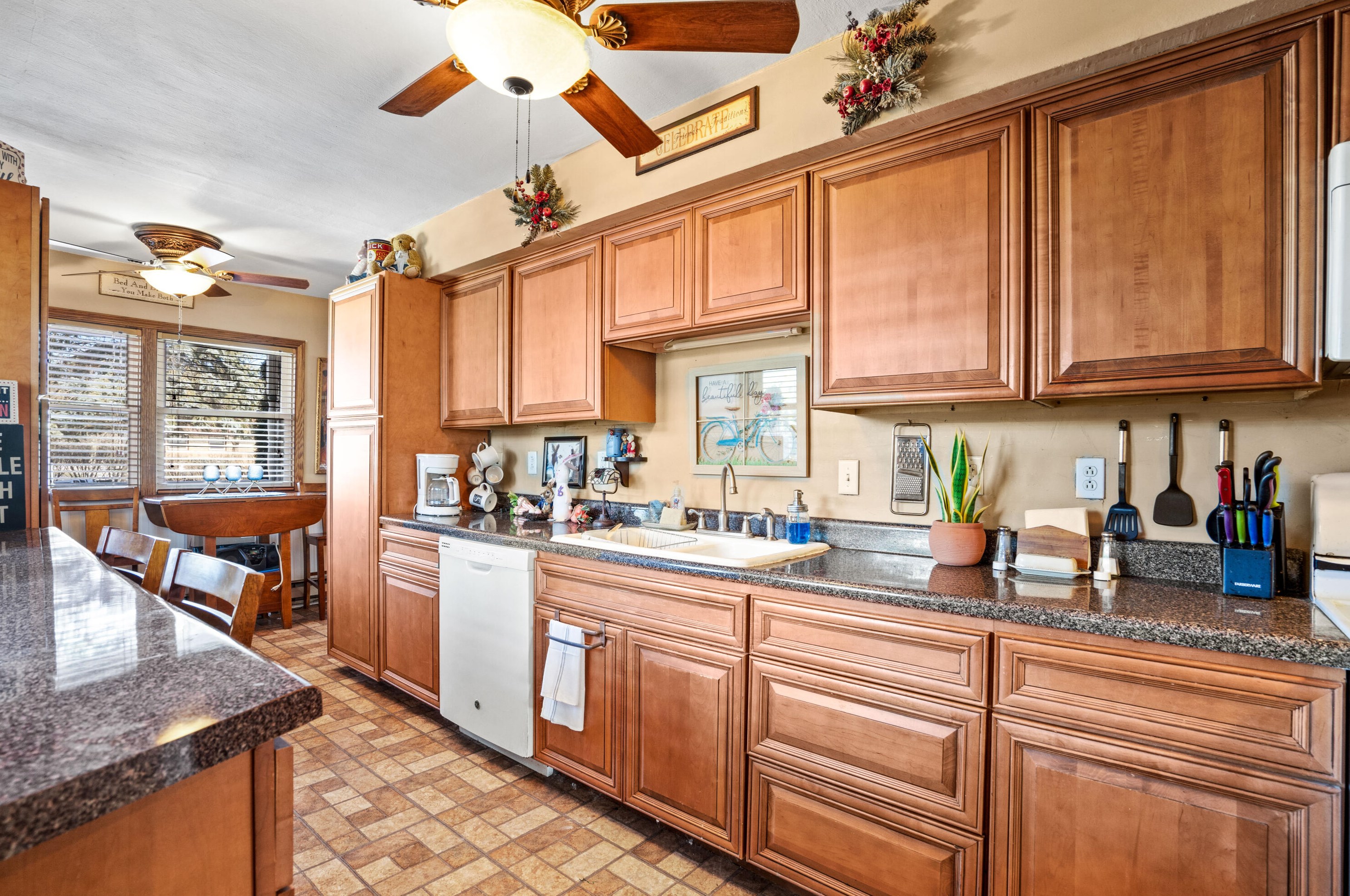 3141 Bottsford Ave, Milwaukee, WI 53221-2131