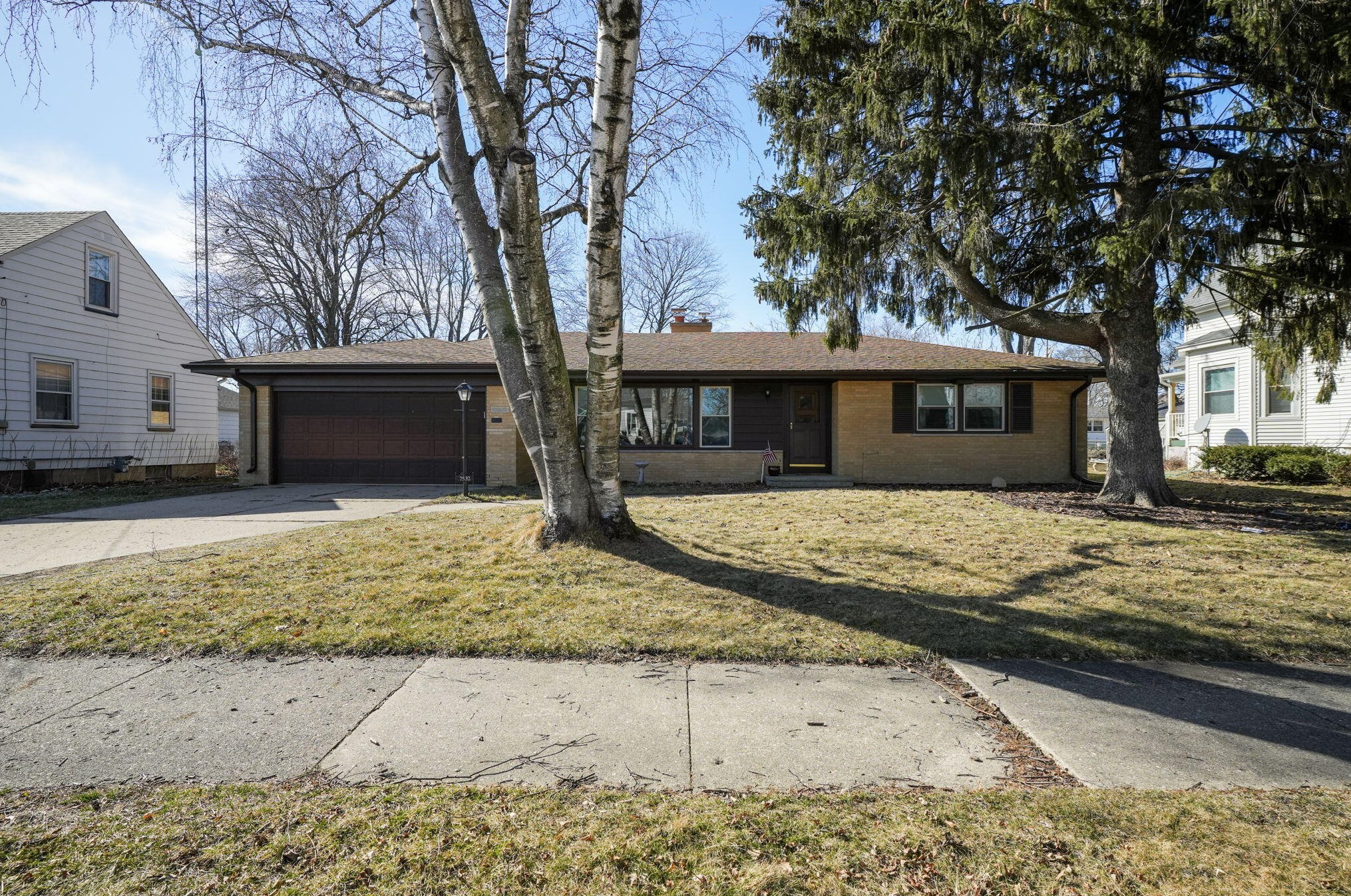 7532 17 Ave, Kenosha WI  53140-1627 exterior