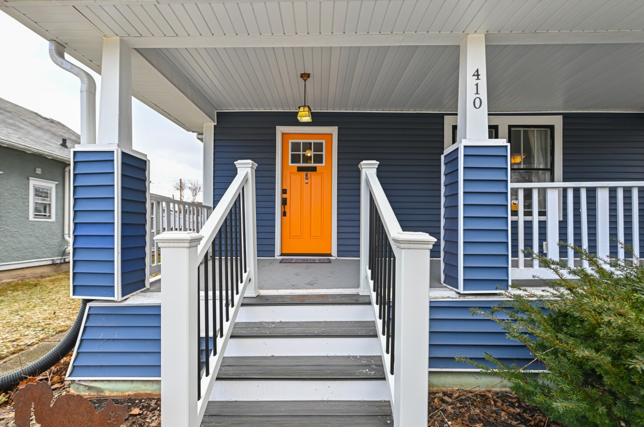 410 Geneva St, Delavan, WI 53115-2212