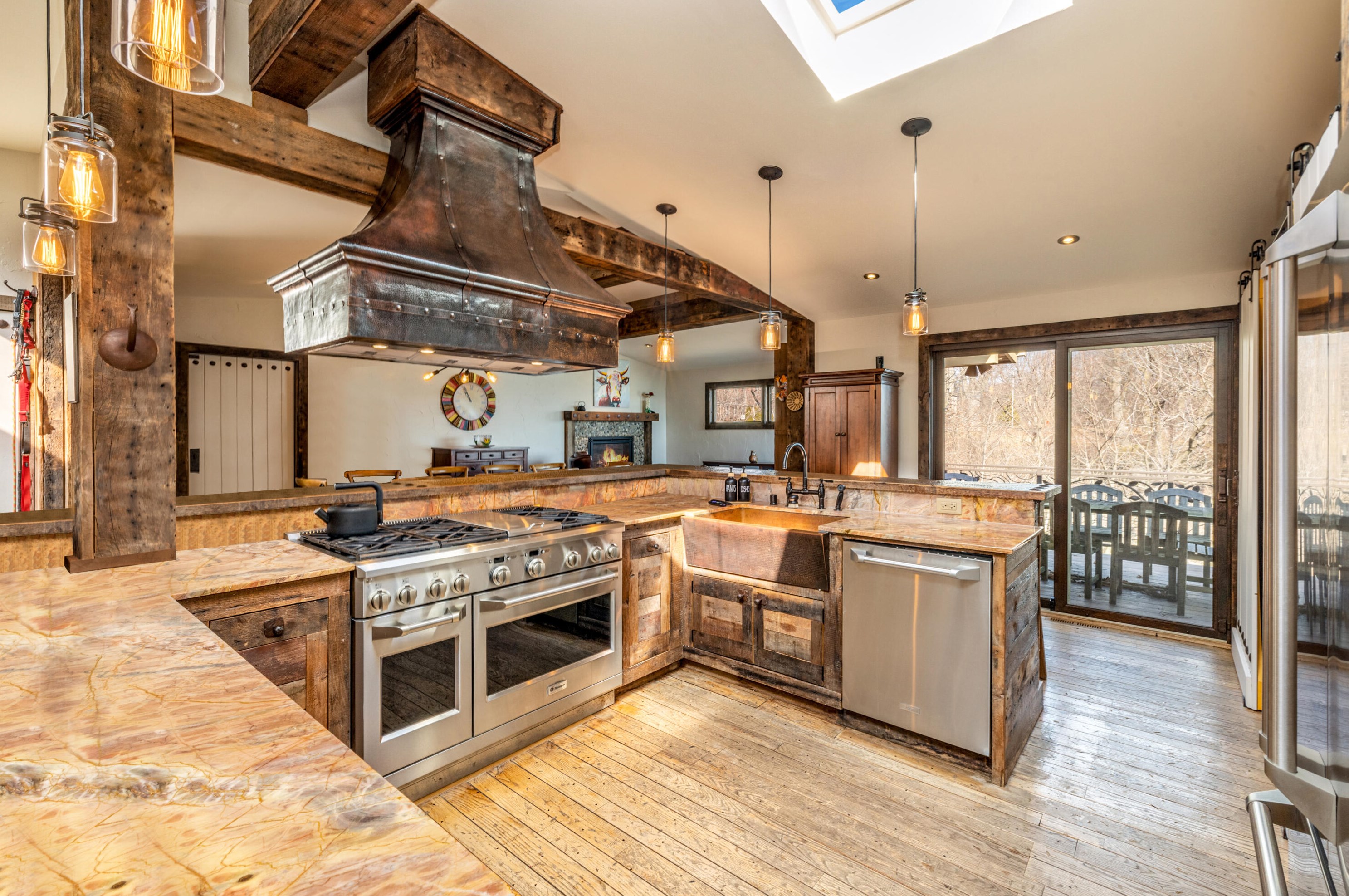 3378 Lk Dr, Milwaukee WI 53211-2909 exterior