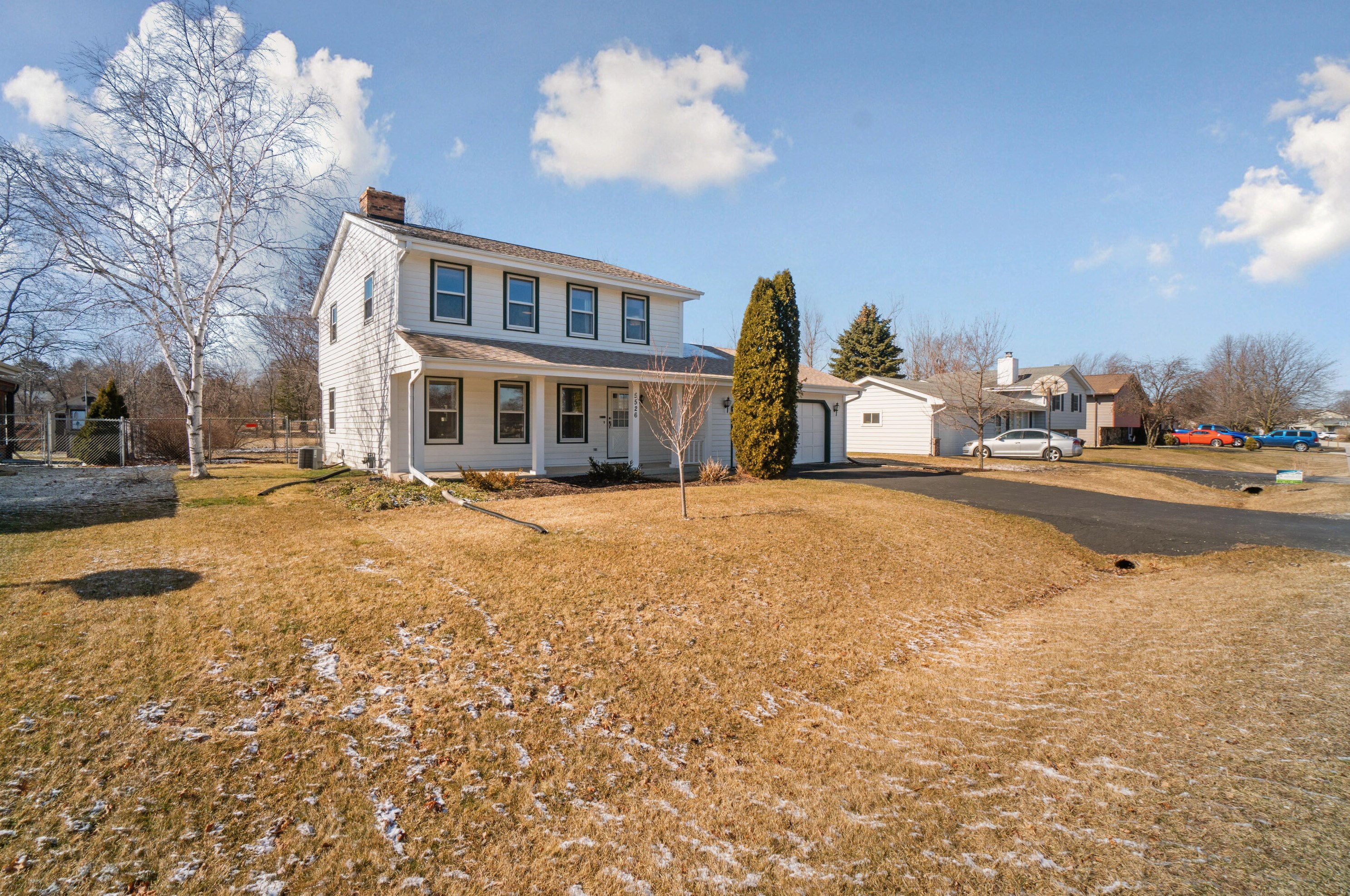5526 Randal Ln, Racine, WI 53402-1774