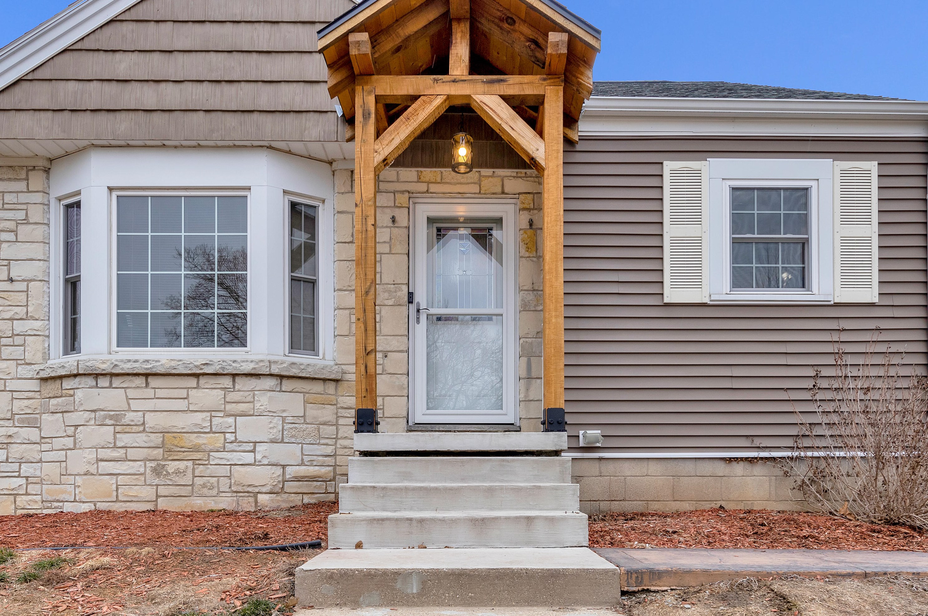913 Harvey Ave, Watertown, WI 53094