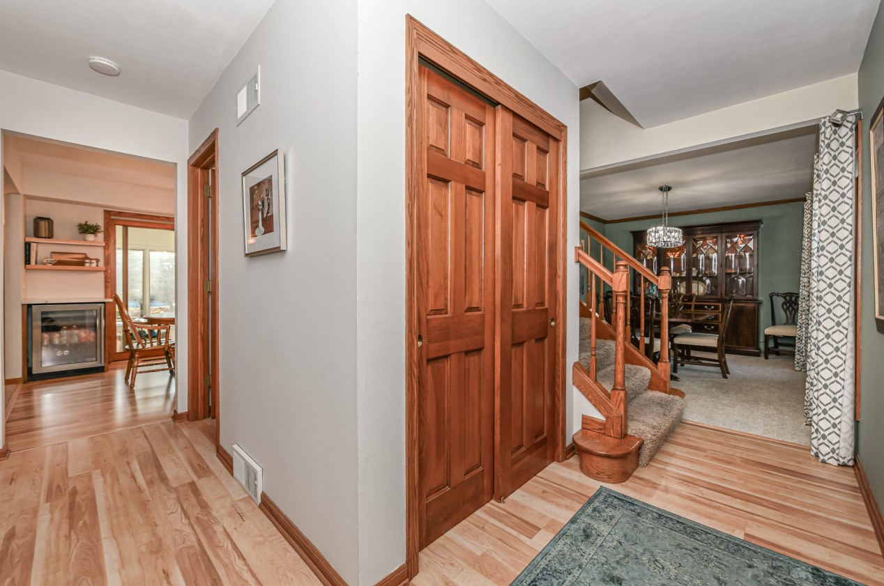 4113 Central Ave, Hales Corners, WI 53132-9190