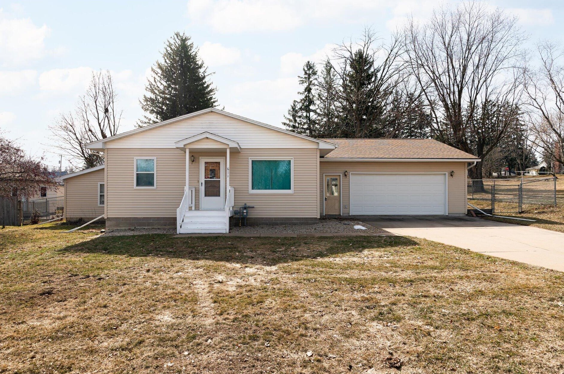 611 Williams St, Viroqua, WI 54665