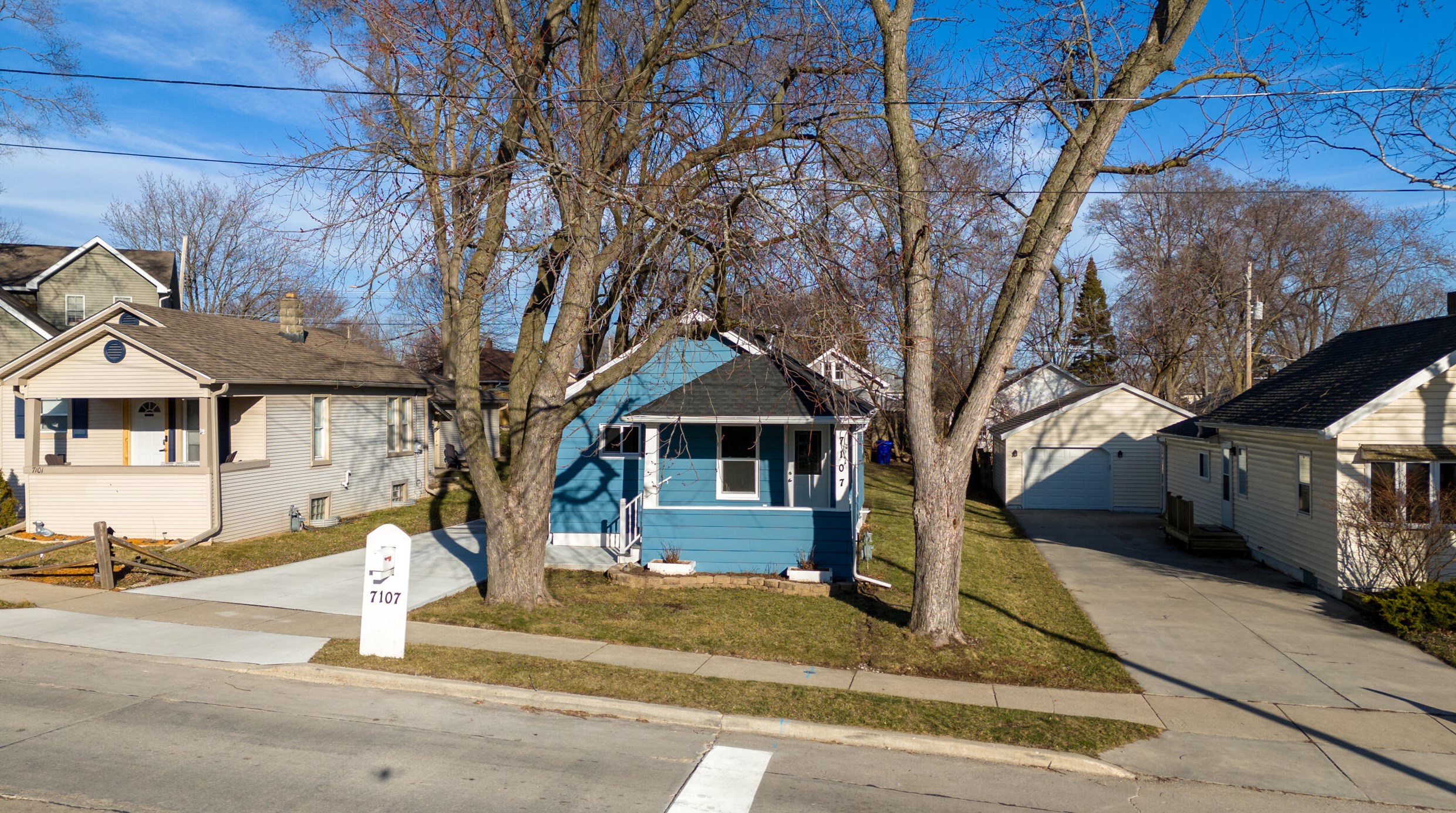 7107 45th Ave, Kenosha WI  53142-1727 exterior