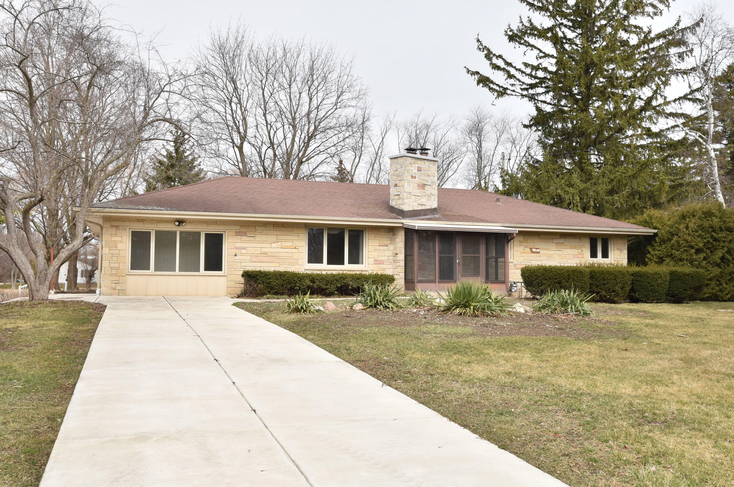 3444 E Ryan Rd, Oak Creek, WI 53154