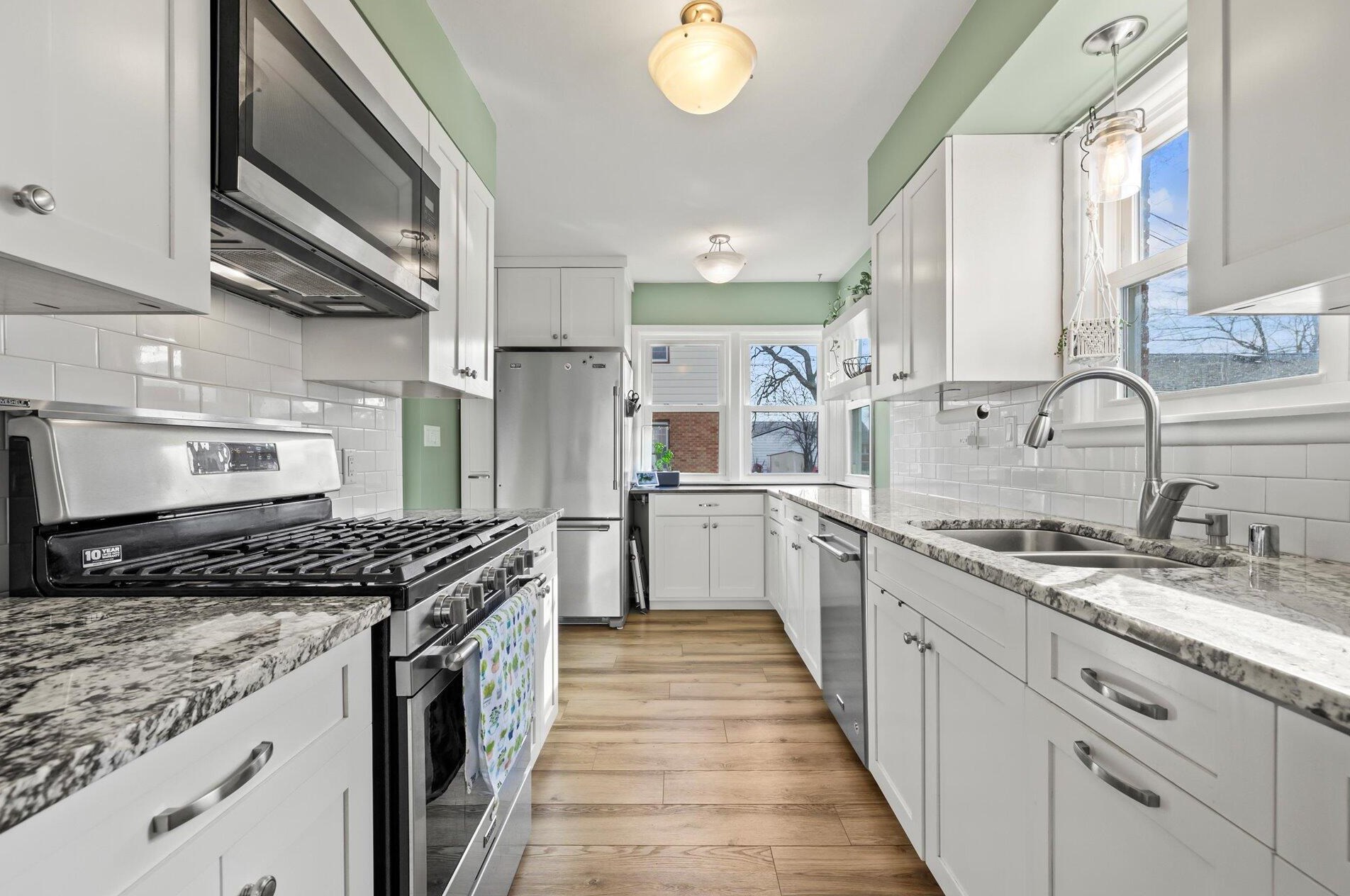 5331 Lydell Ave, Milwaukee WI  53217-5004 exterior