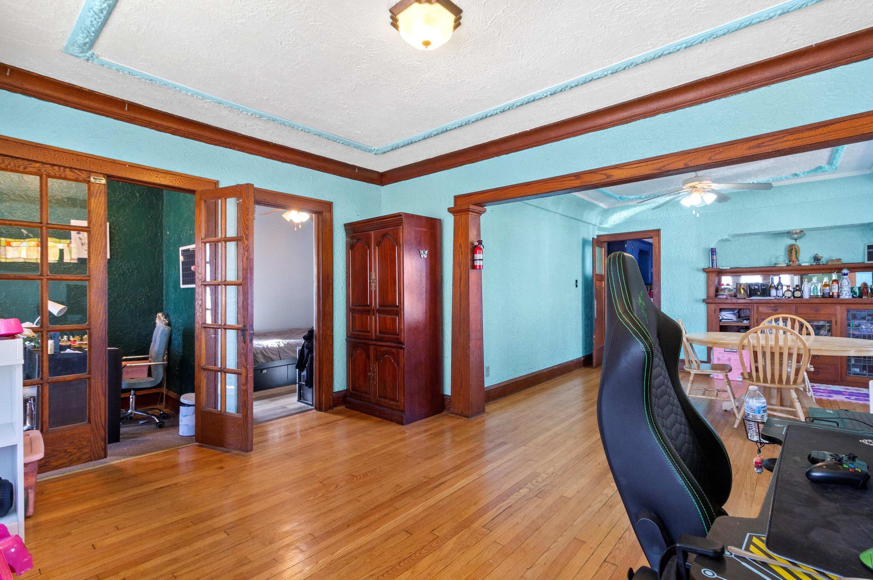 2203 35, Milwaukee WI 53215-2306 exterior