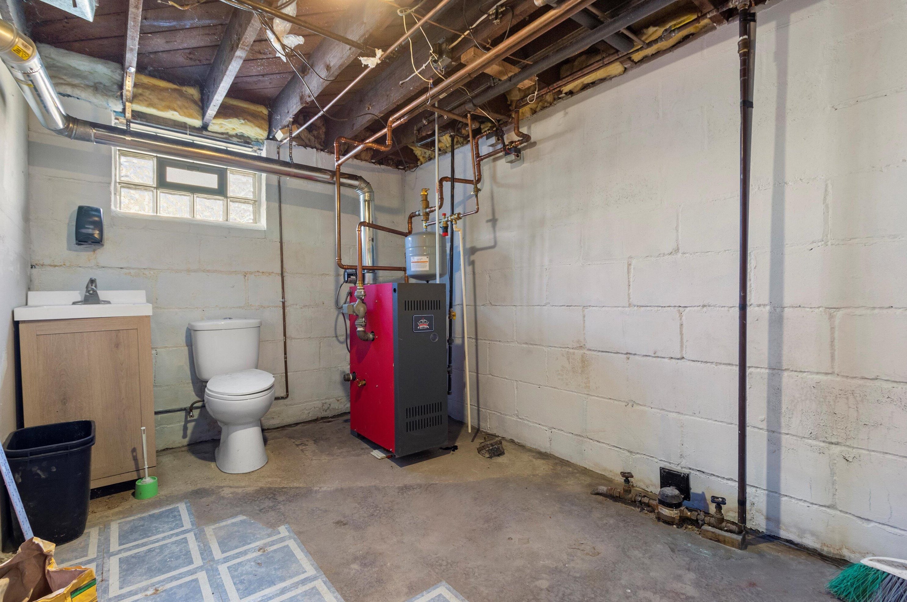 2203 35, Milwaukee WI 53215-2306 exterior