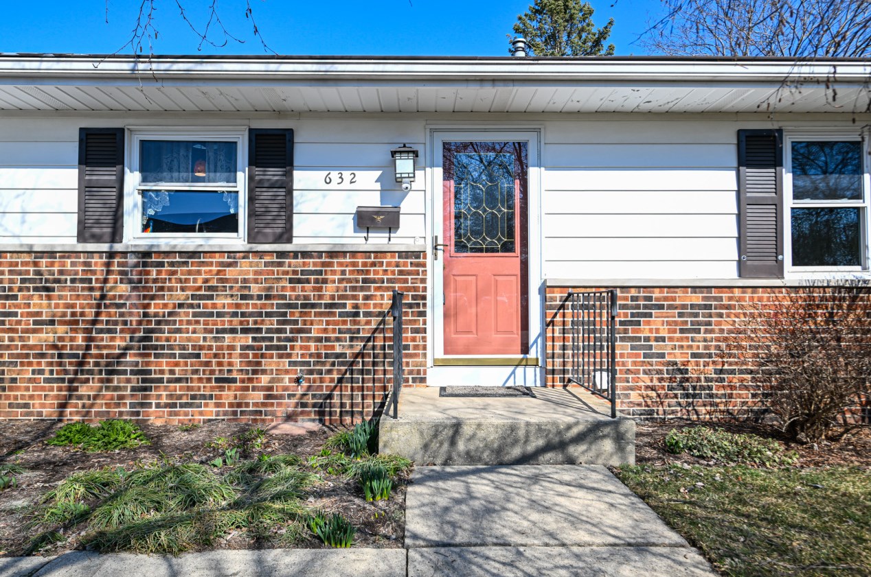 632 Meadow Ln, Lyons, WI 53105-1640
